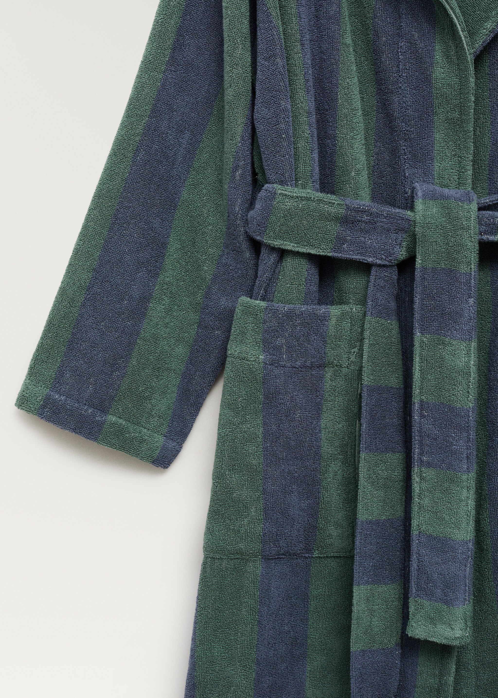 Two-tone striped bathrobe - Details of the article 1