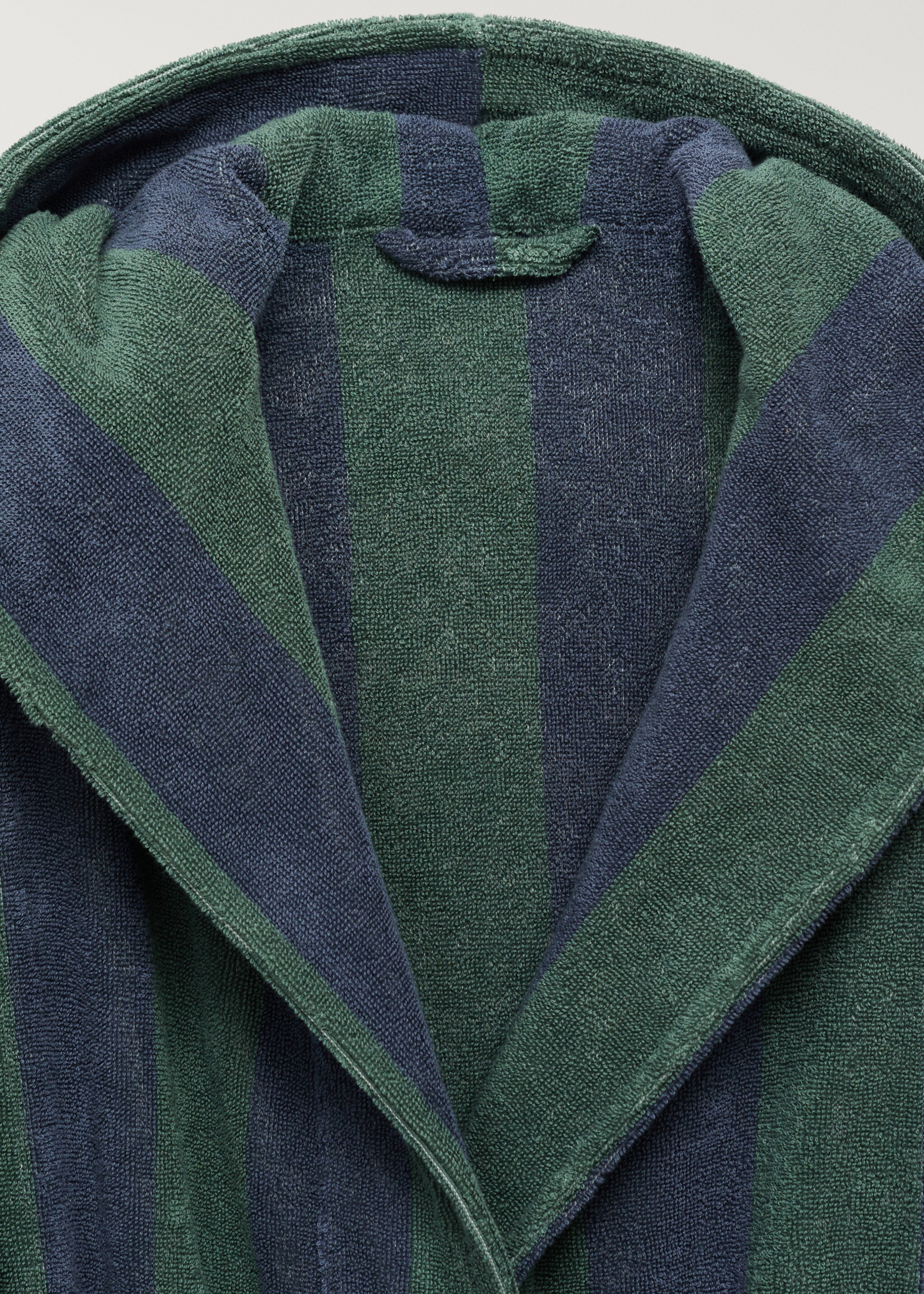Two-tone striped bathrobe - Details of the article 2