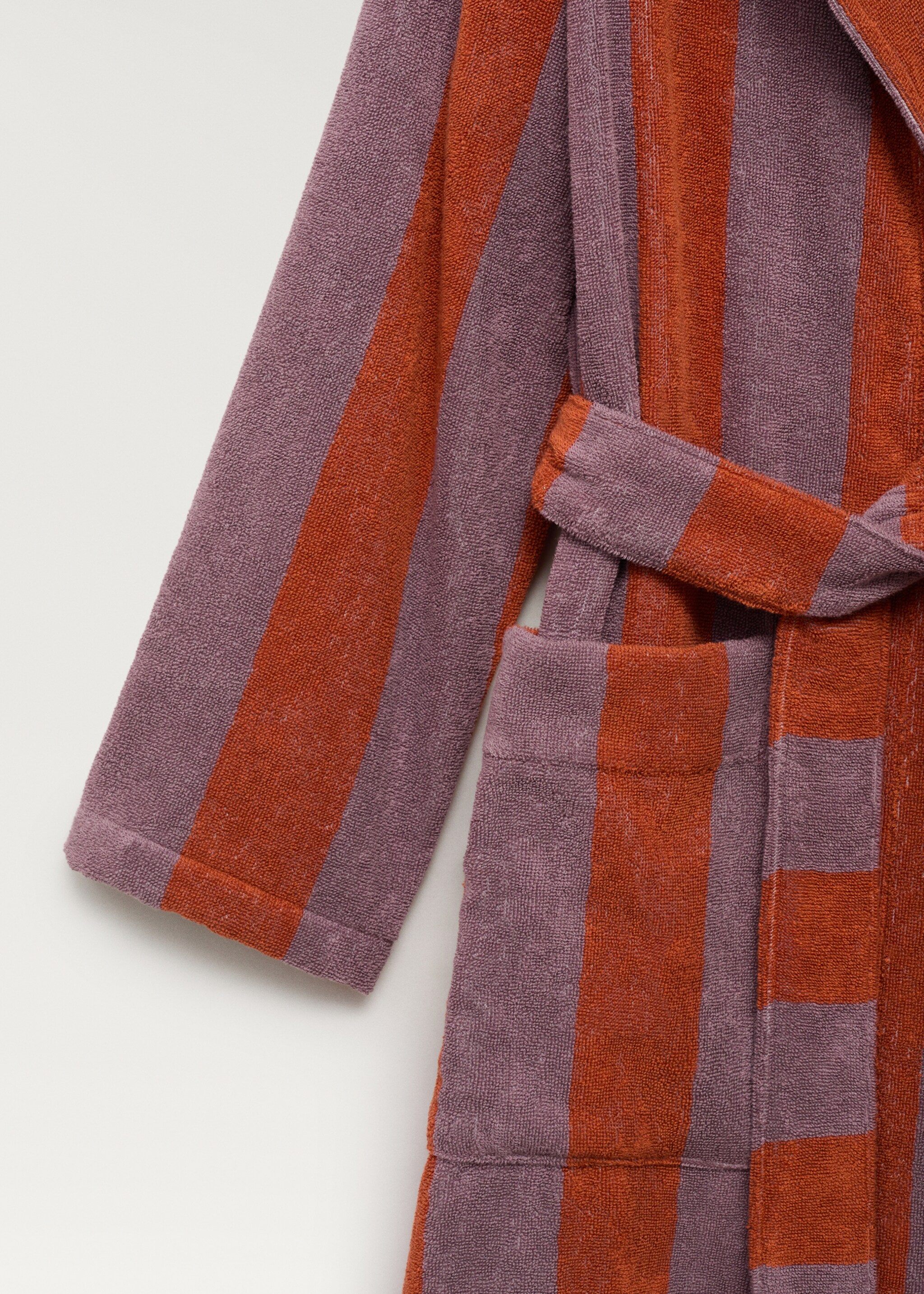 Two-tone striped bathrobe - Details of the article 1