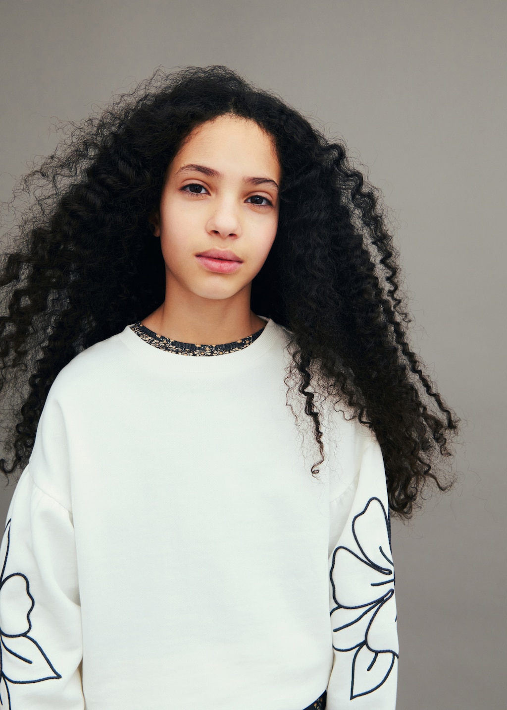 Floral embroidered sweatshirt - Kids | MANGO USA
