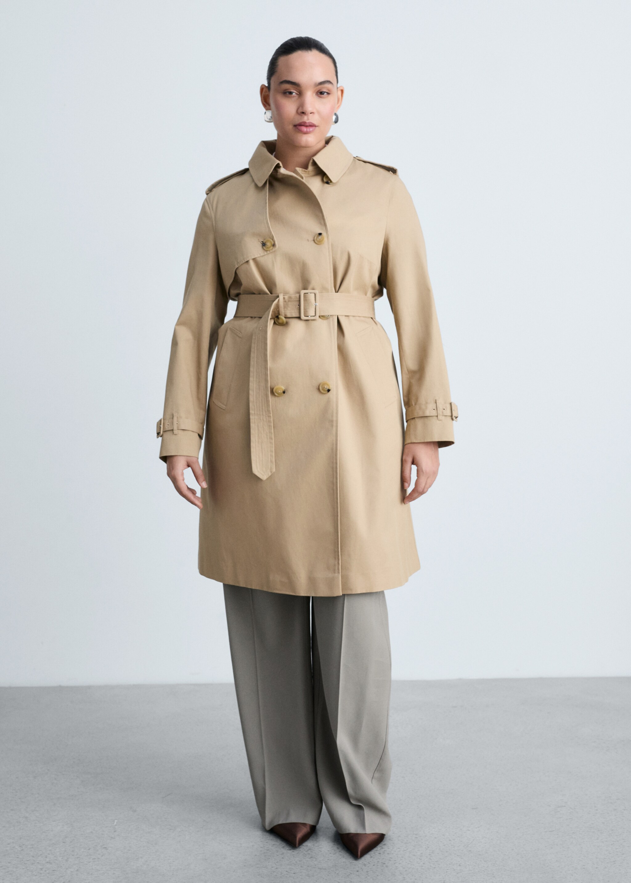 Classic trench coat with belt - Details of the article 3