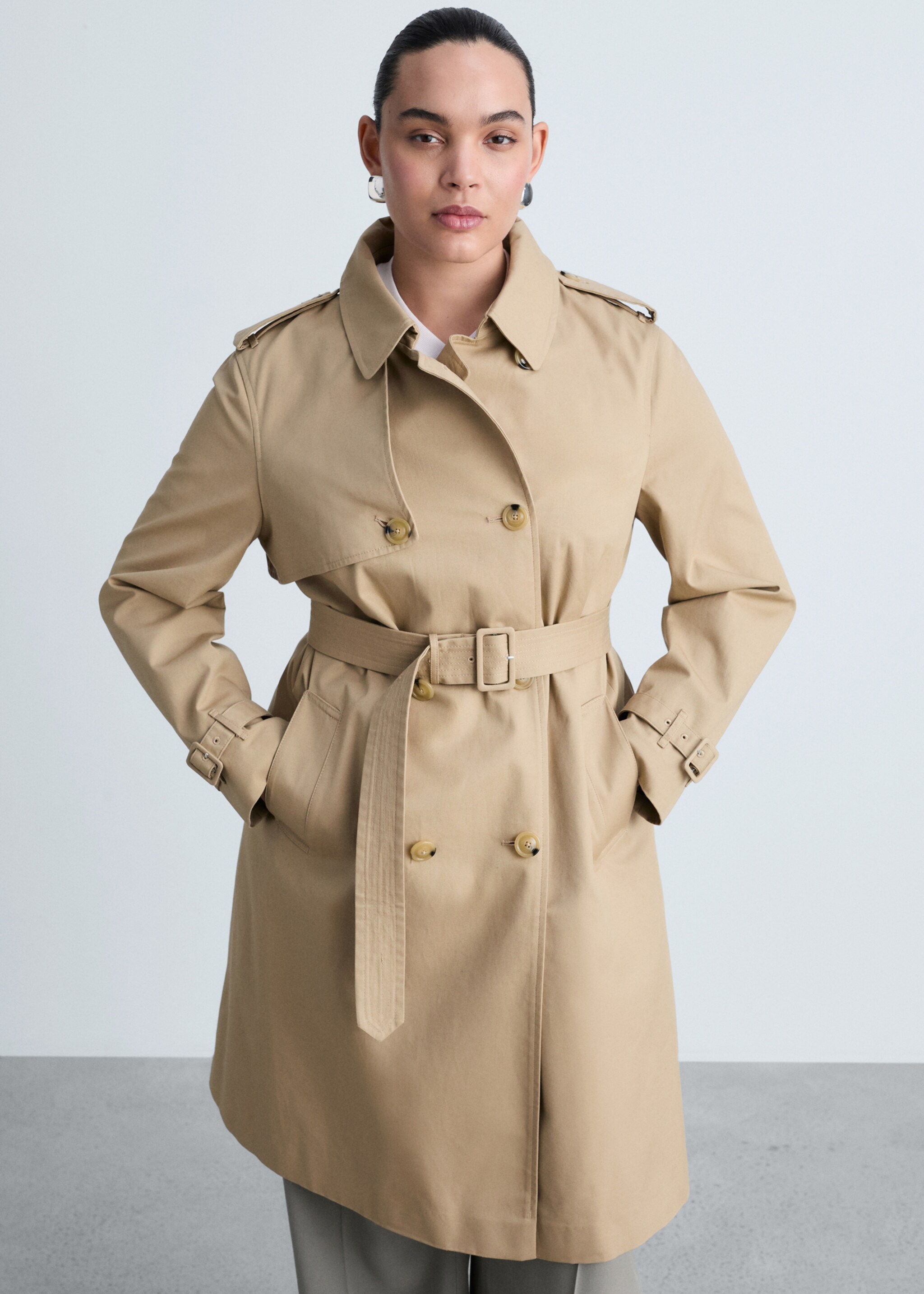 Classic trench coat with belt - Details of the article 5
