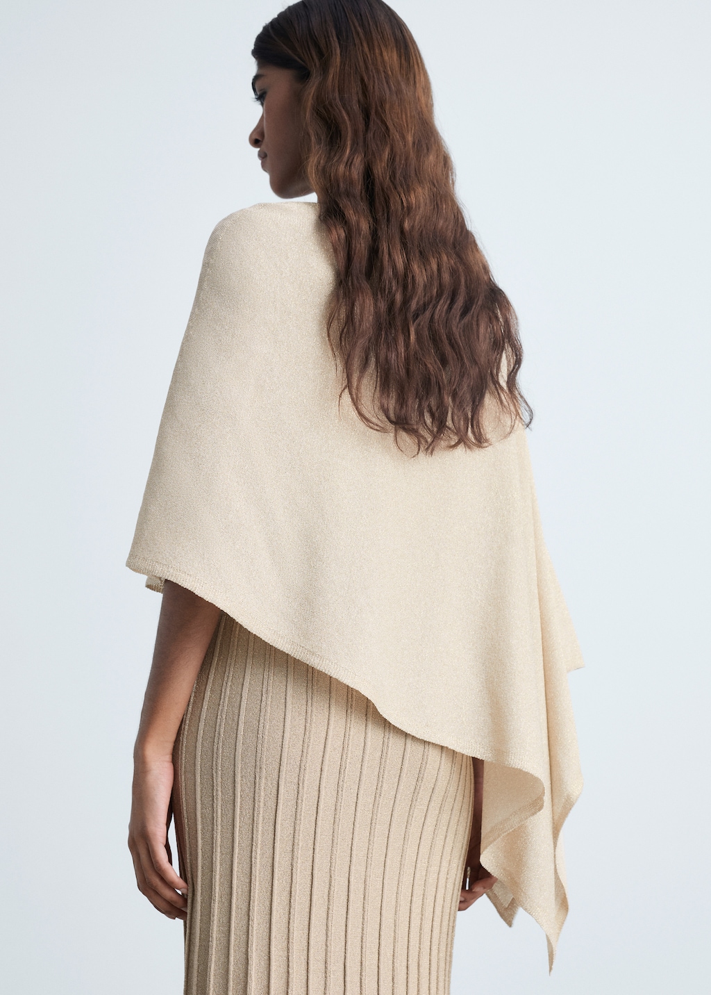 Asymmetrical lurex knitted cape | MANGO Japan