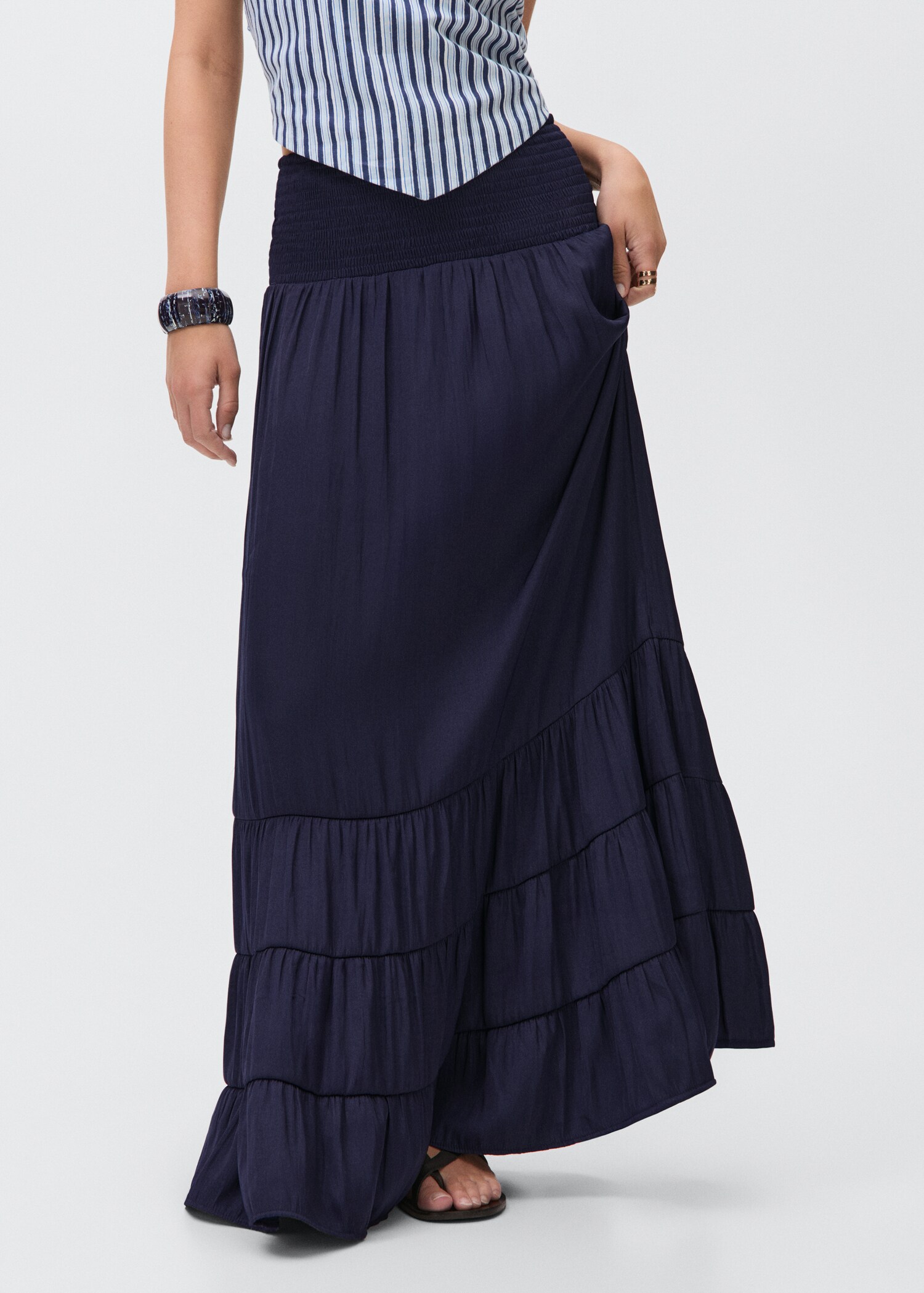 Ruffled long skirt - Medium plane