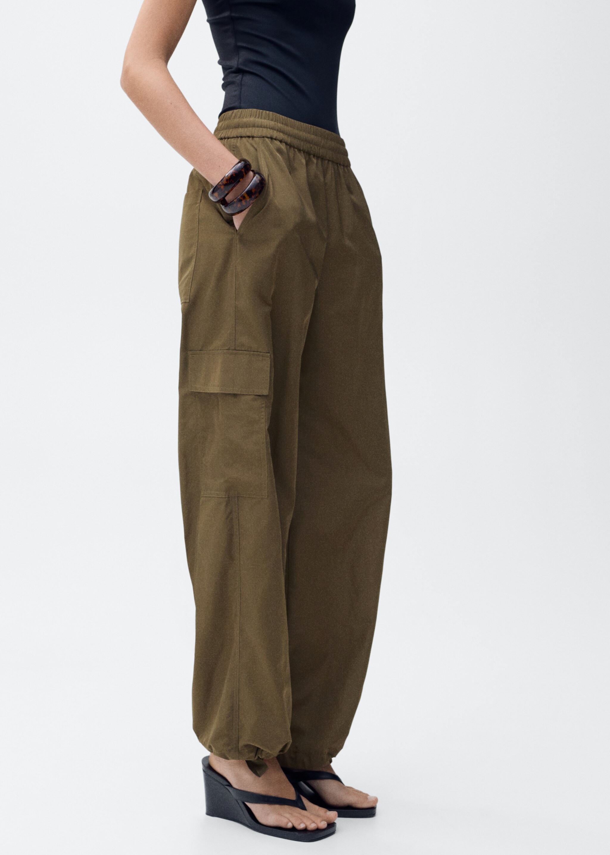 Cargo trousers with adjustable hem - Medium plane