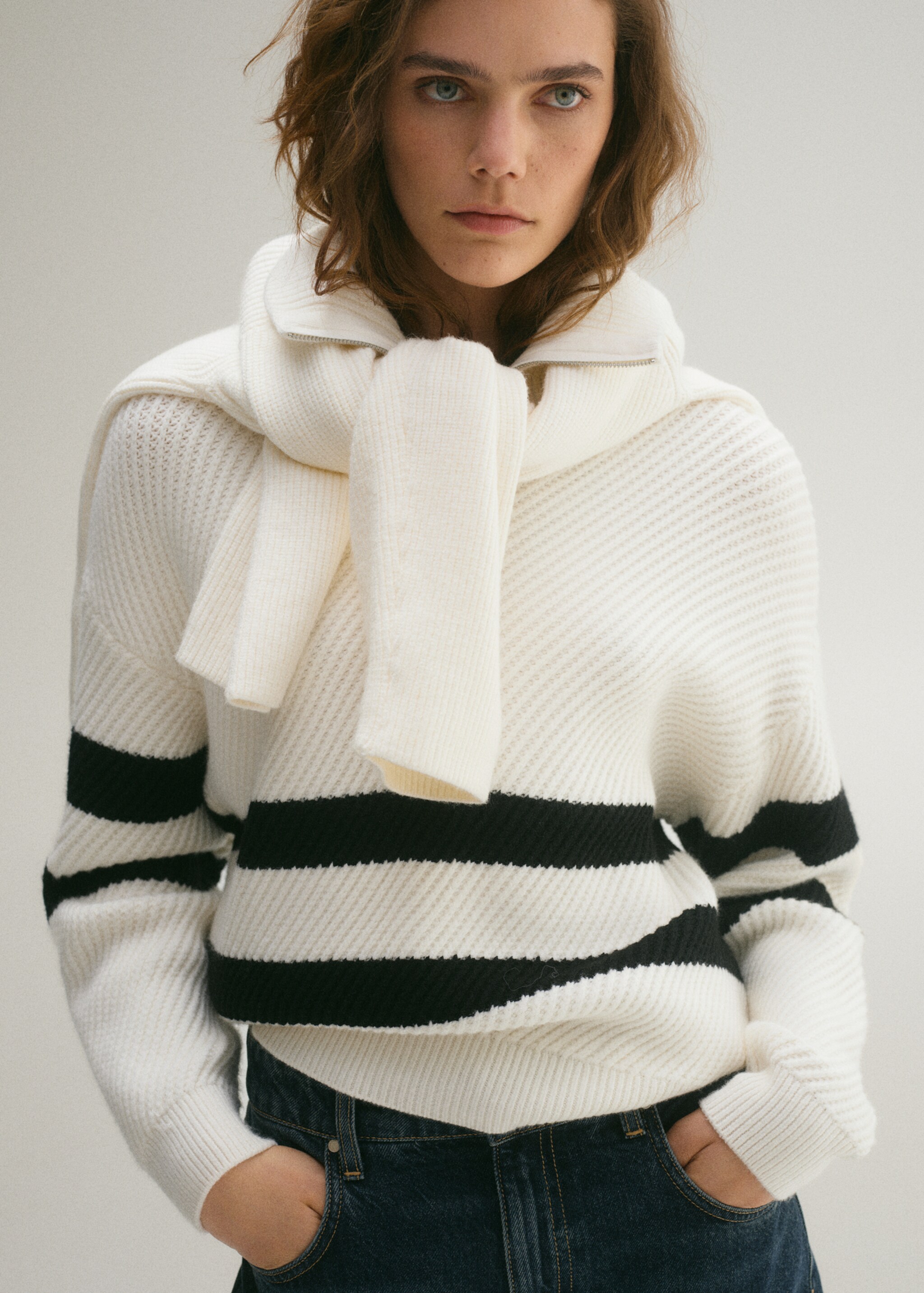 Striped ribbed-knit sweater - Medium plane