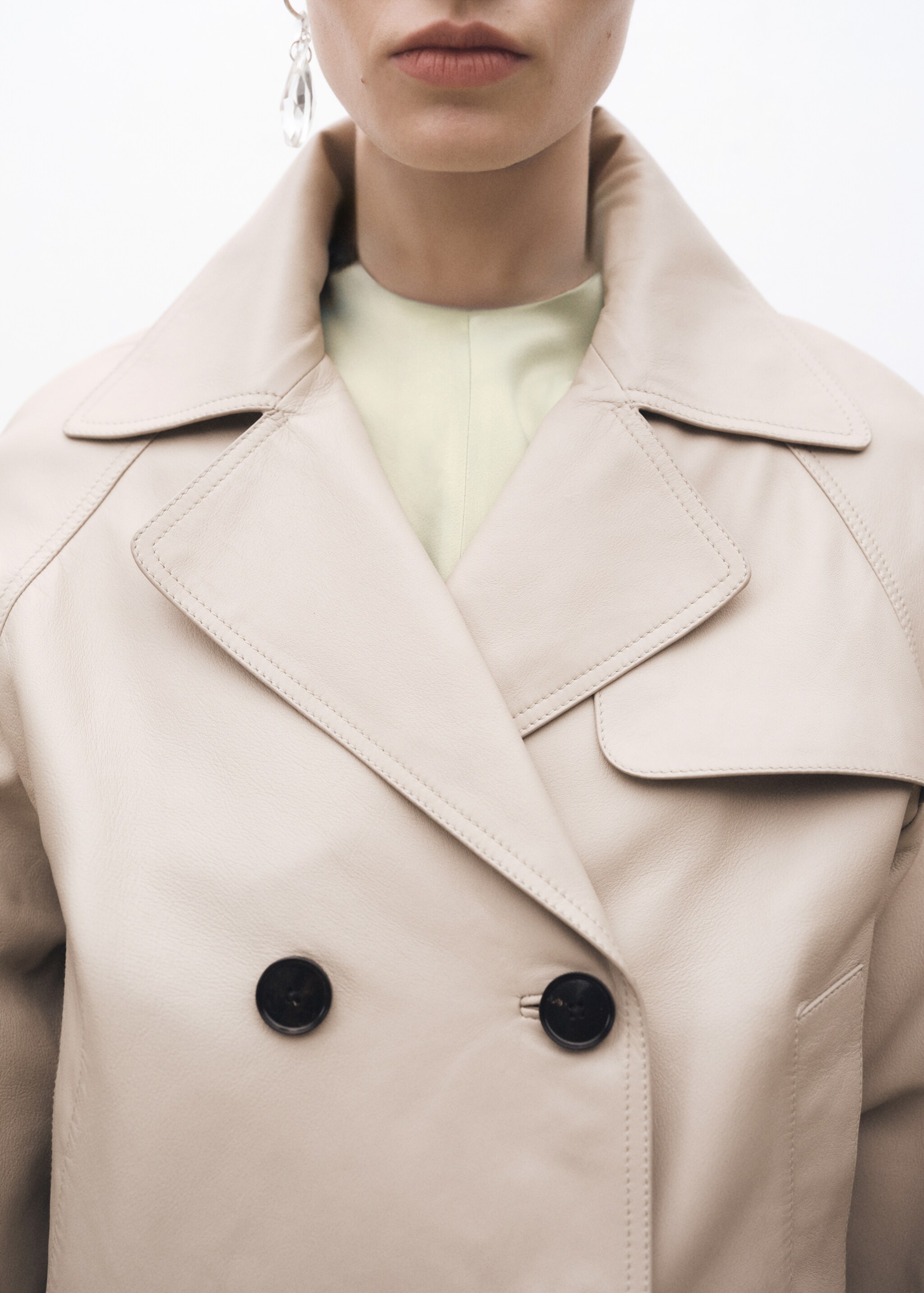 Trenci cropped din piele - Detaliu al articolului 1