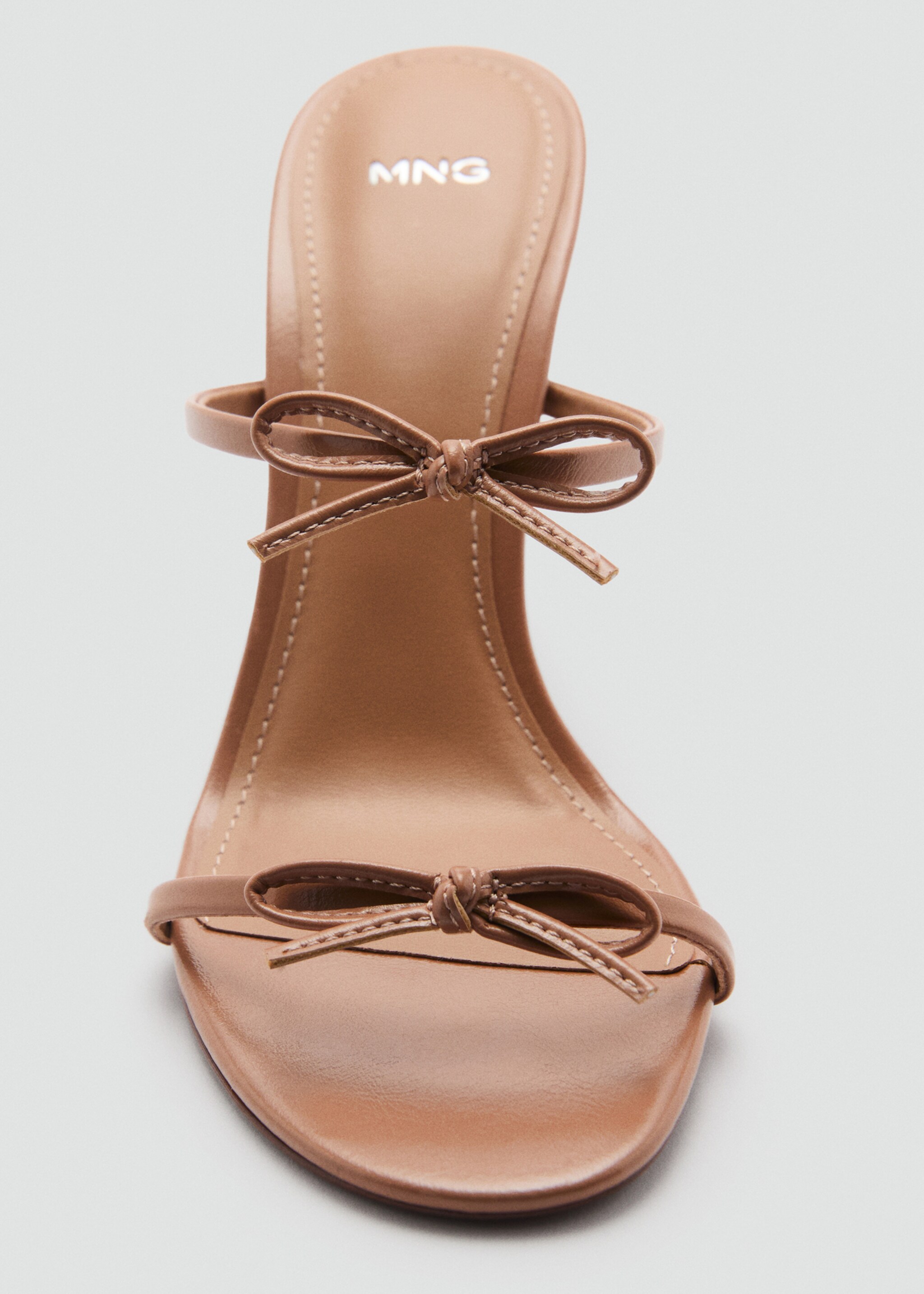 Strappy heeled sandals with bow detail - Details of the article 3