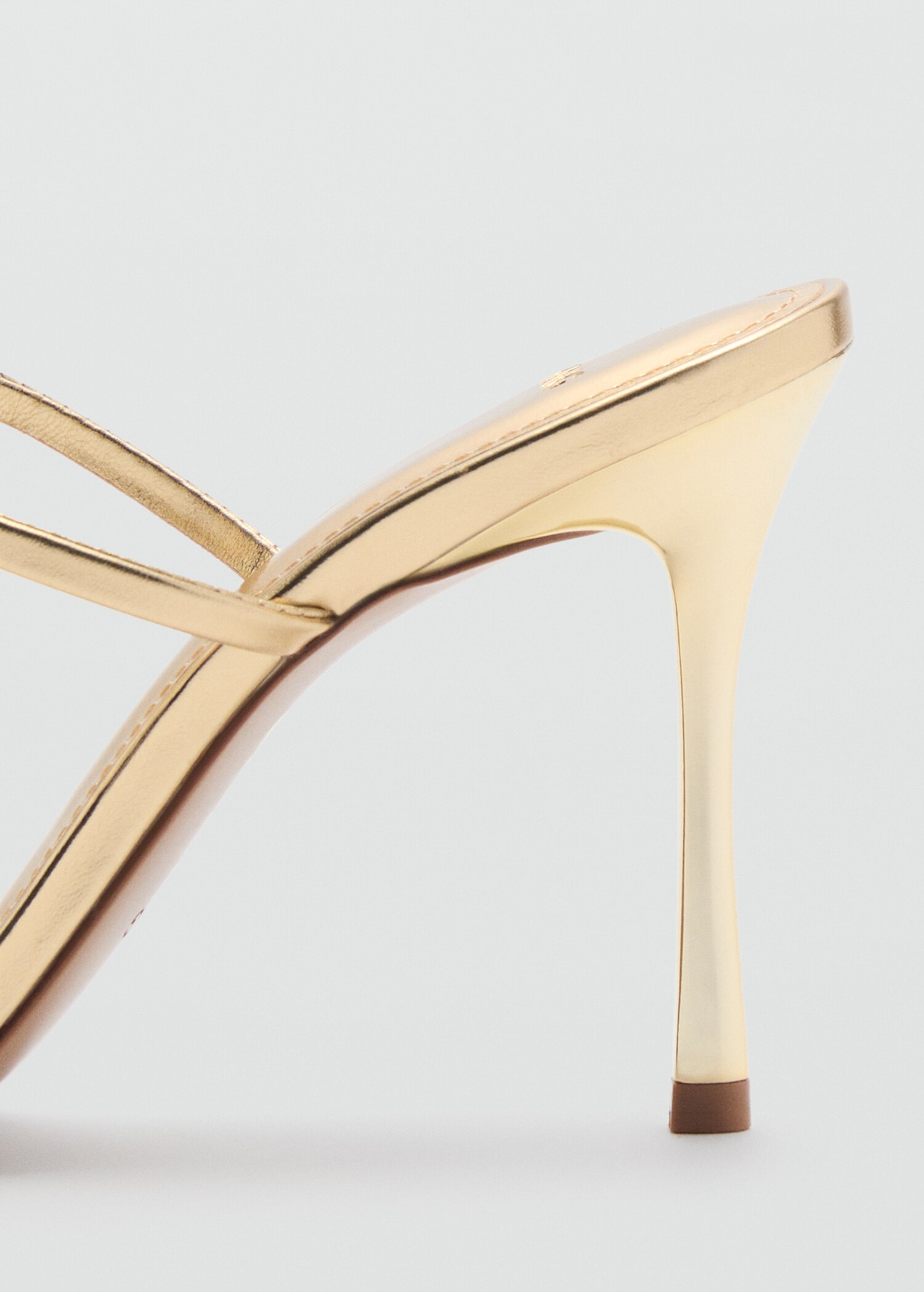 Strappy heeled sandals with bow detail - Details of the article 2