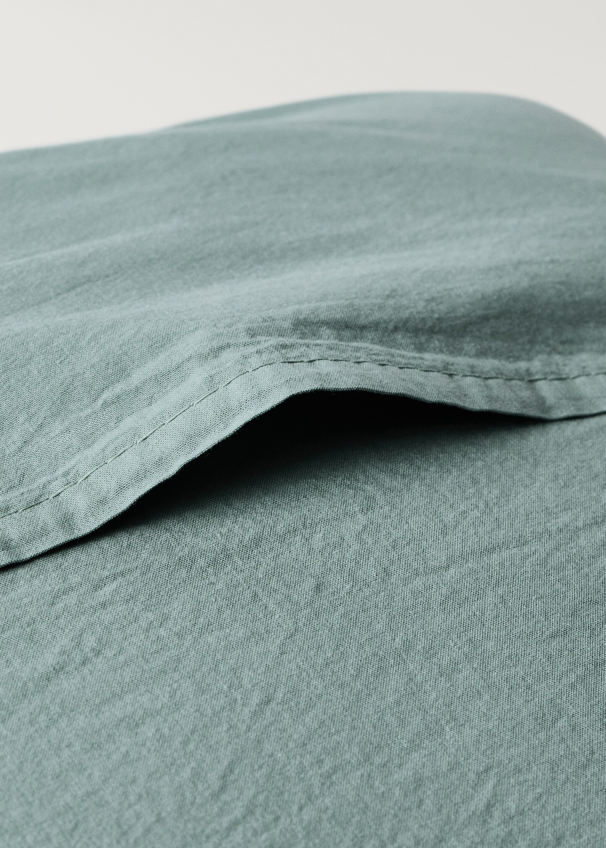 Linen-cotton garment-dyed children's bed cushion cover, 40x40 cm - Details of the article 1