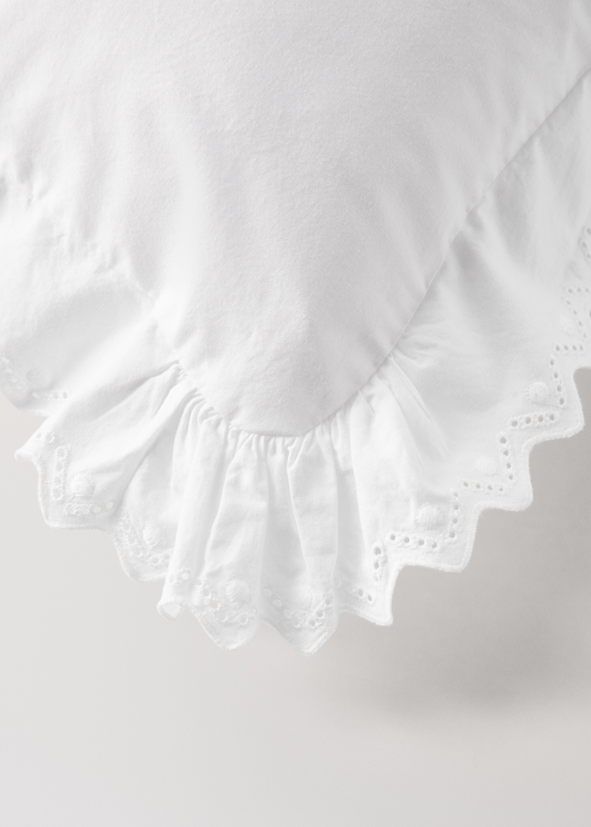 Set van dekbedovertrek en kussen voor wieg met volant - Detail van het artikel 3, Wit. Ref: 87064095-00.