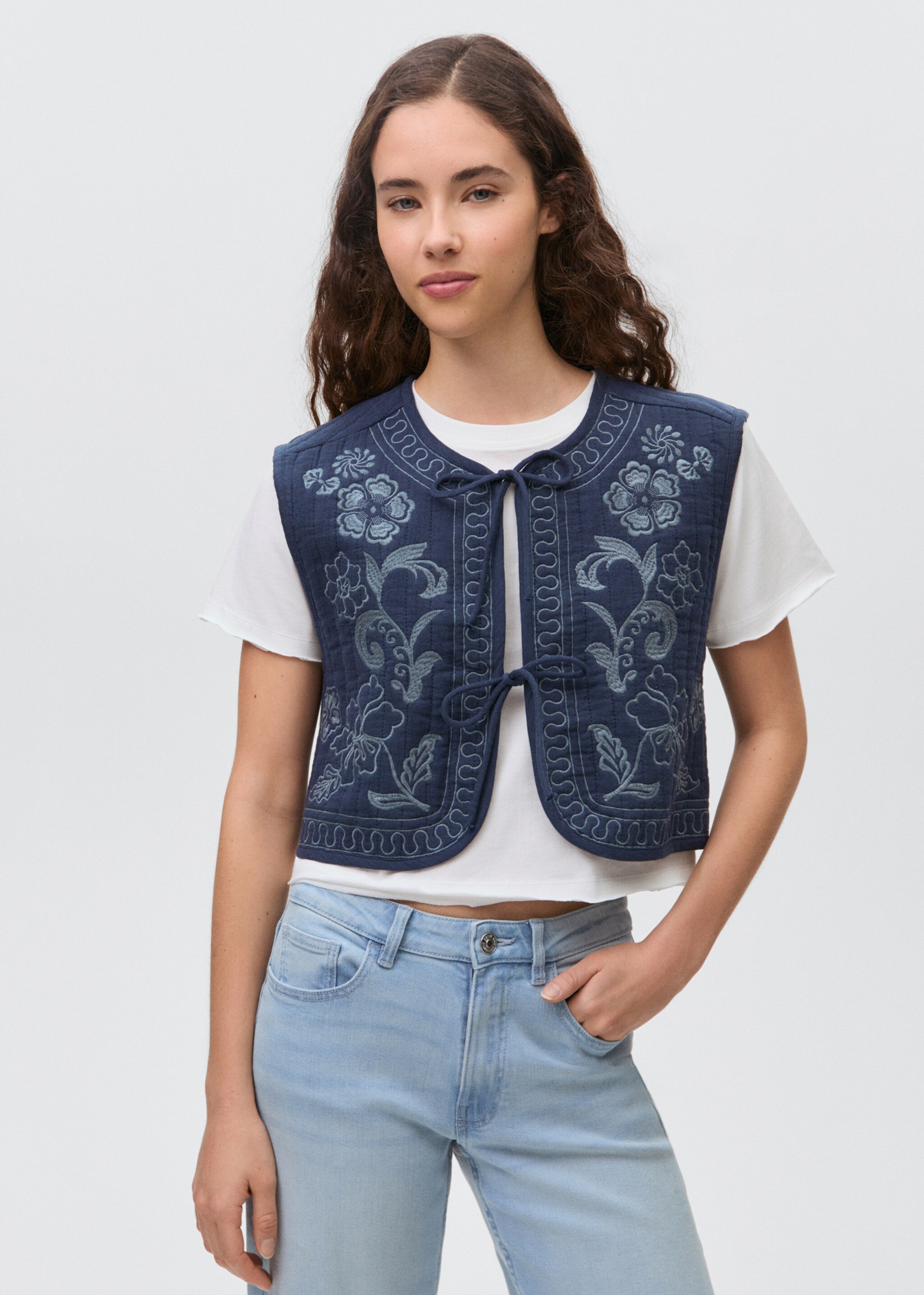 Embroidered cotton gilet - Medium plane