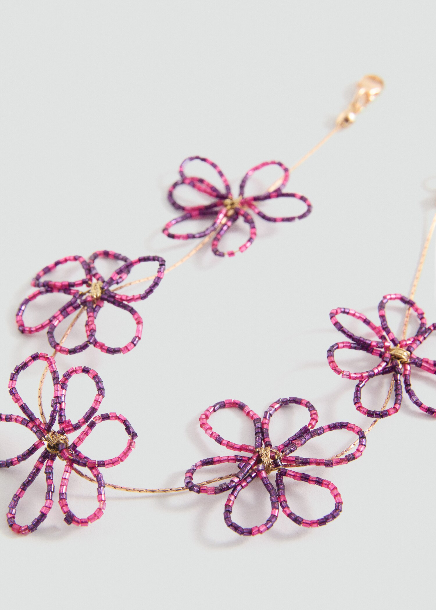 Collar abalorios flor - Plano medio
