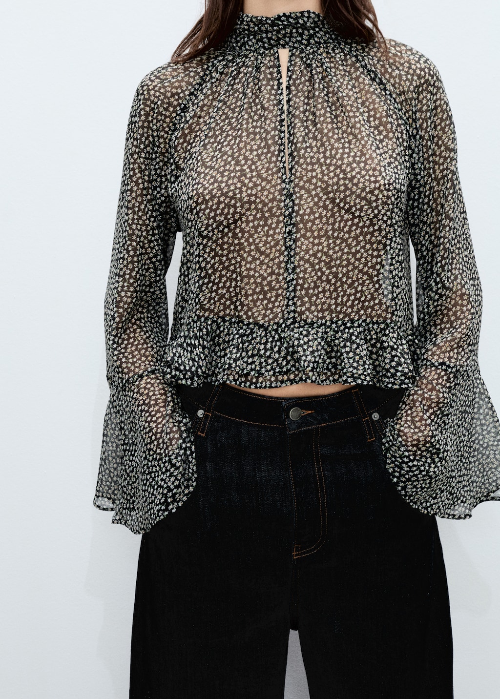 Floral-print blouse with ruffles