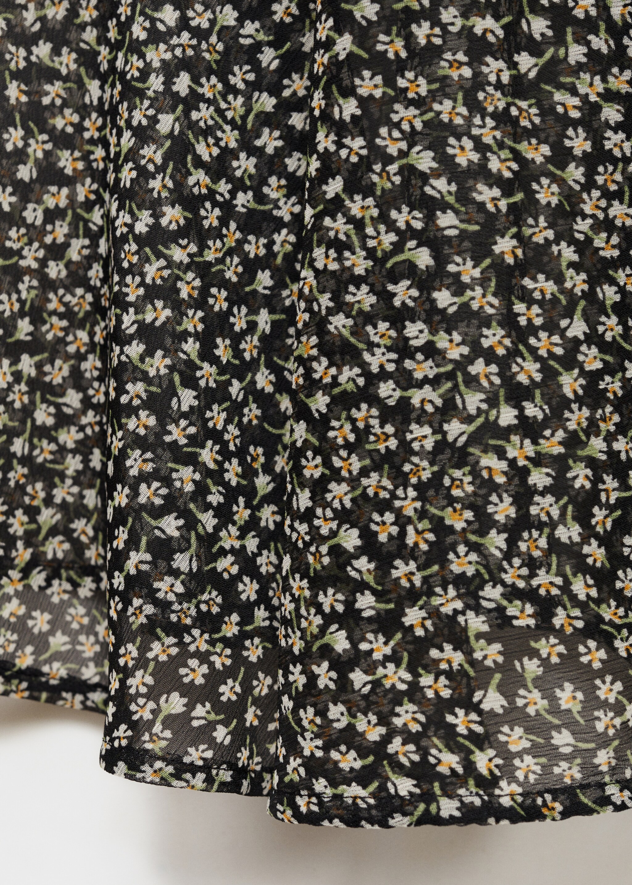 Floral-print blouse with ruffles - Details of the article 8