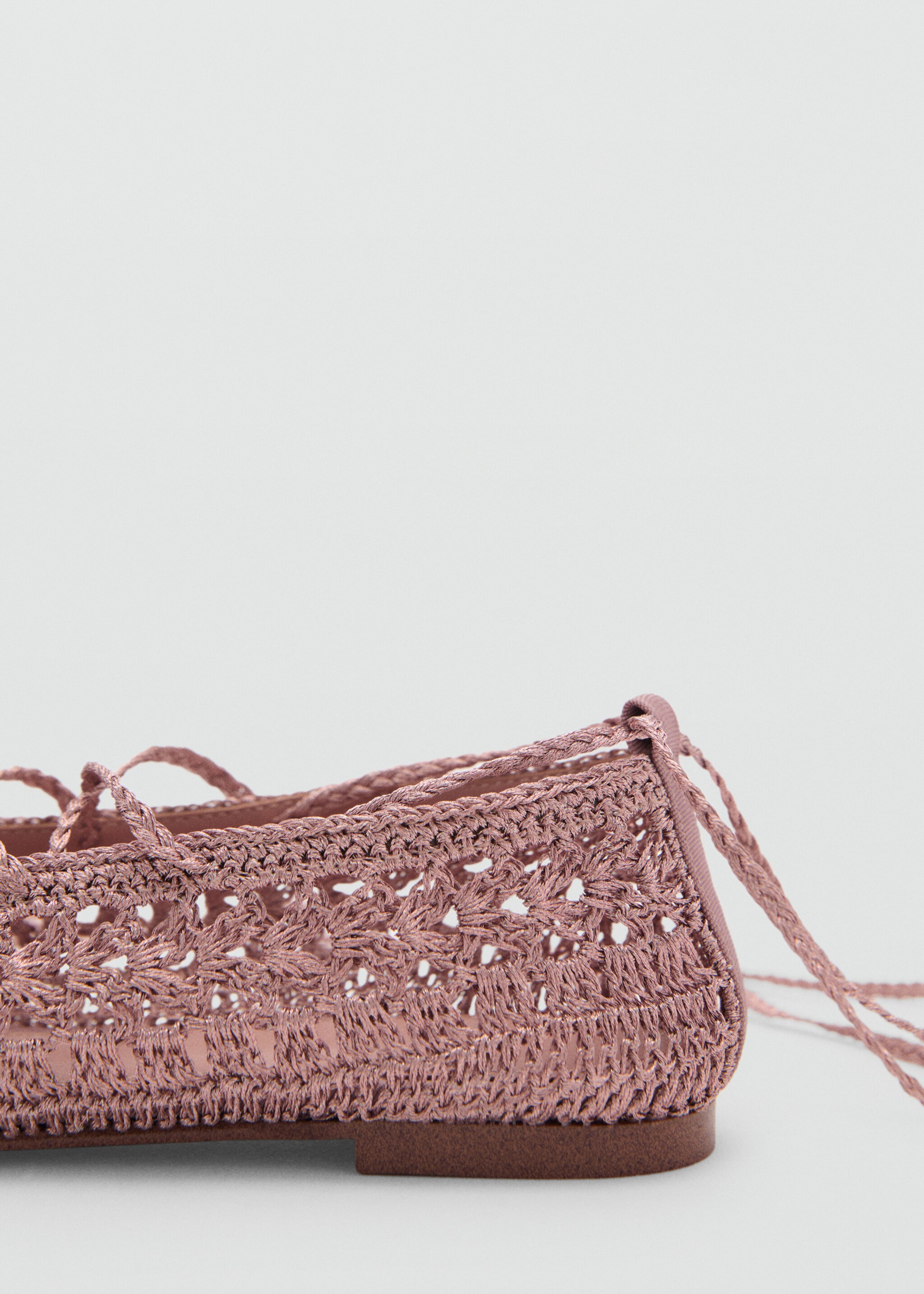Crochet ballerina flats with strips - Details of the article 2