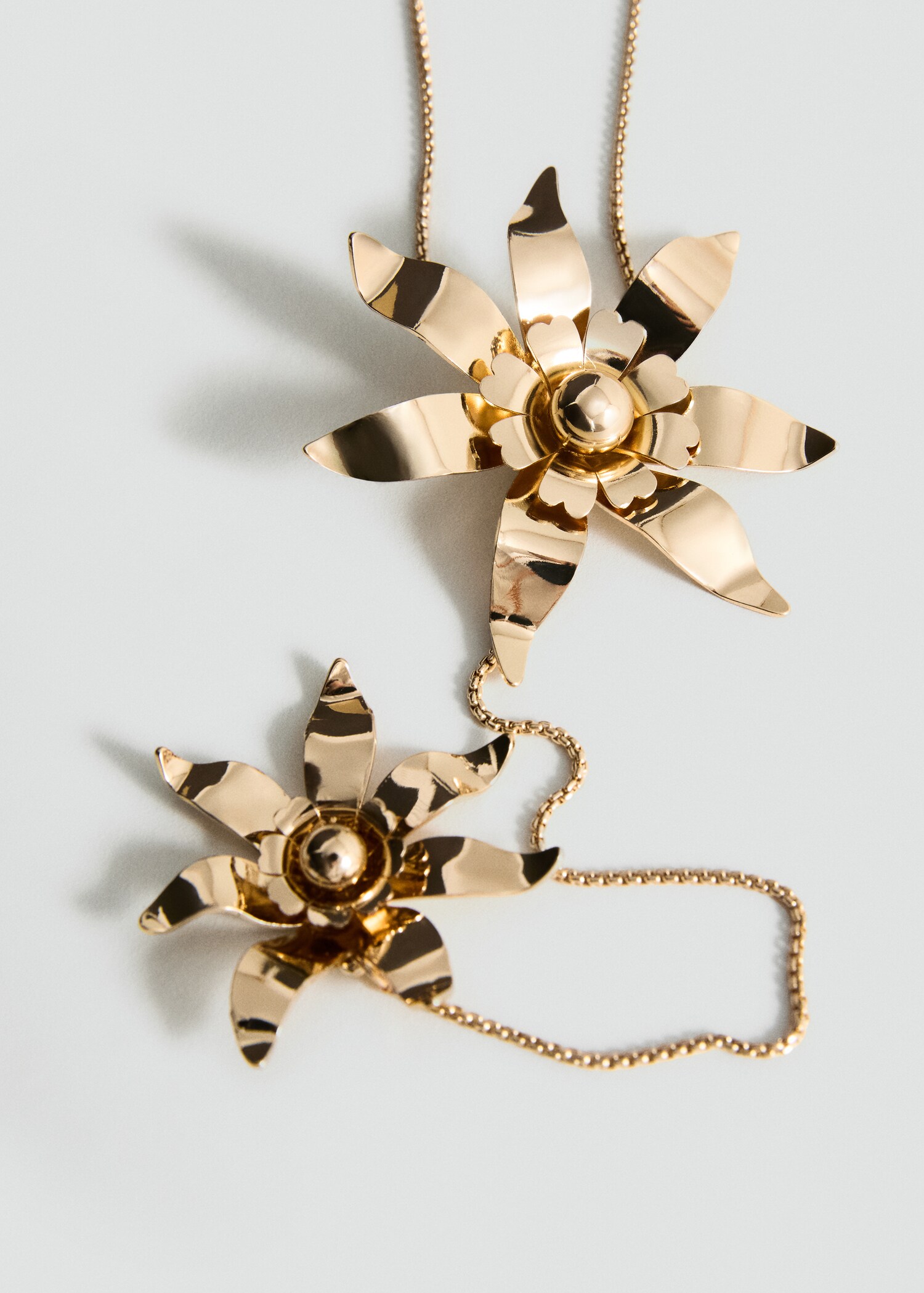 Long flower chain necklace - Women | MANGO United Kingdom