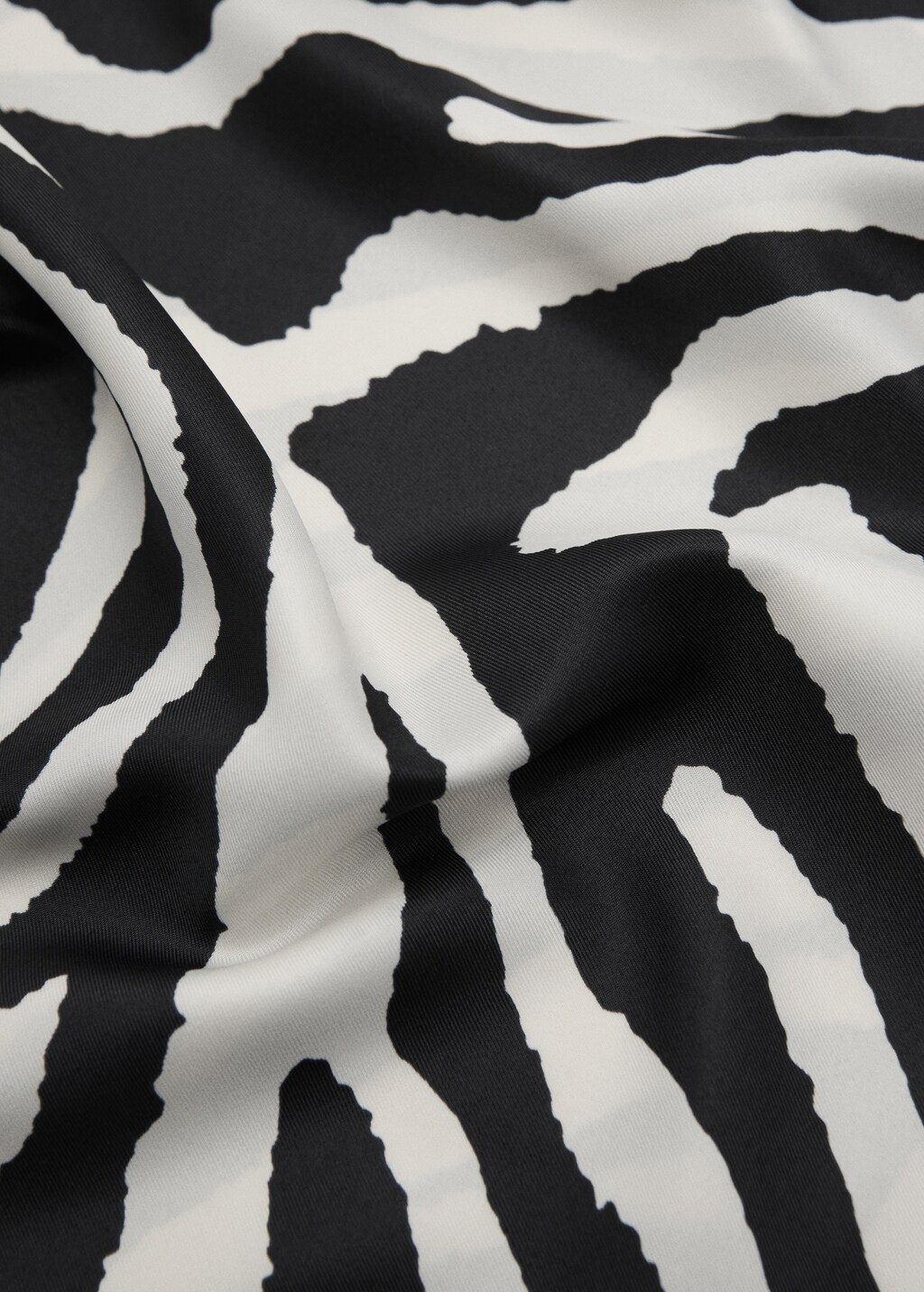 Zebra satin scarf - Women | MANGO USA Zebra satin scarf - Women | MANGO USA