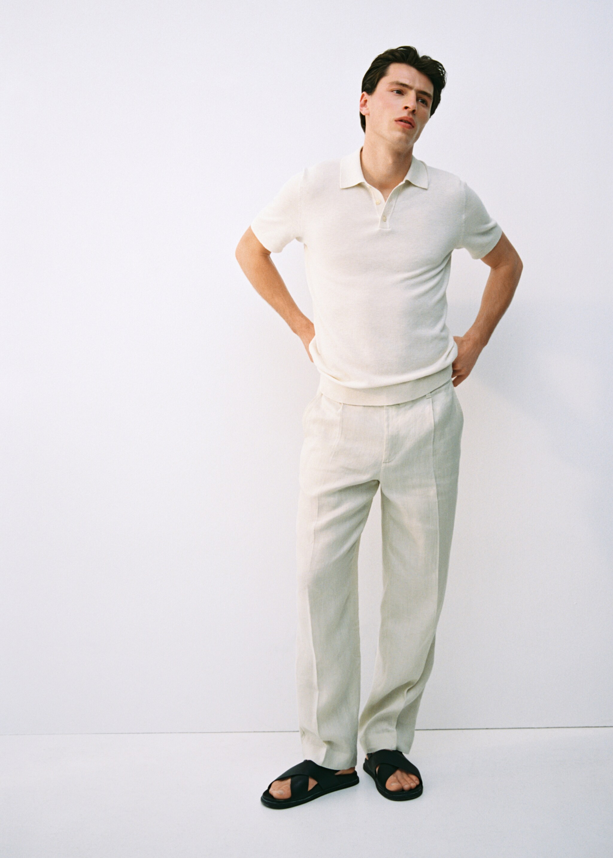 Structured knitted slim-fit polo shirt - Details of the article 3