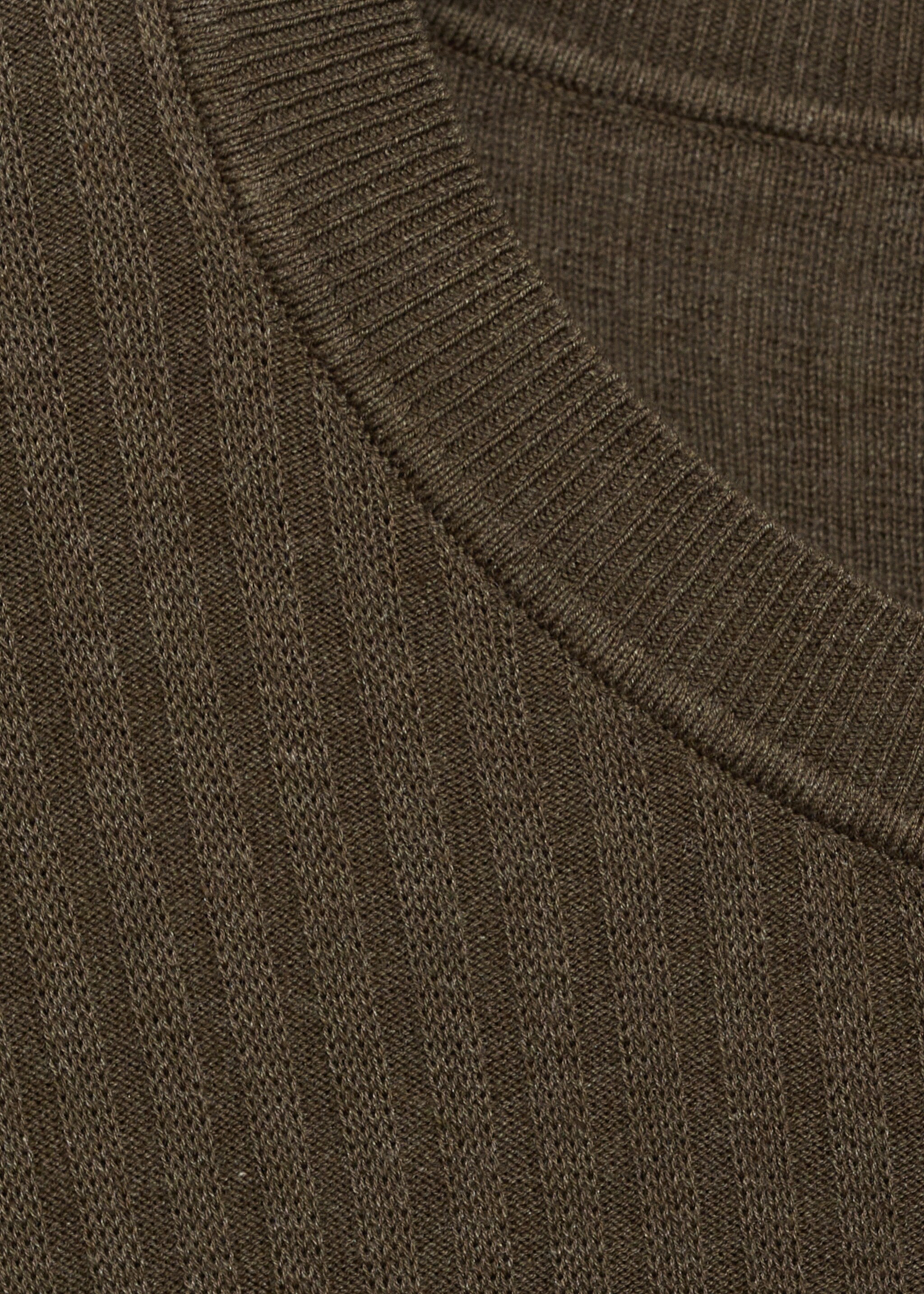 Textured striped T-shirt - Details of the article 8