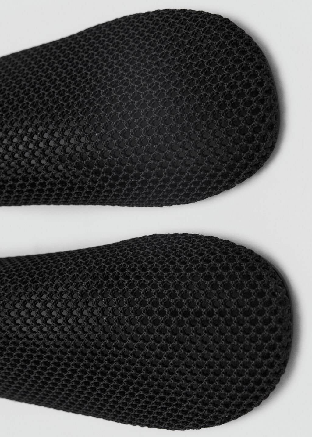 Soft mesh shoes - image 4