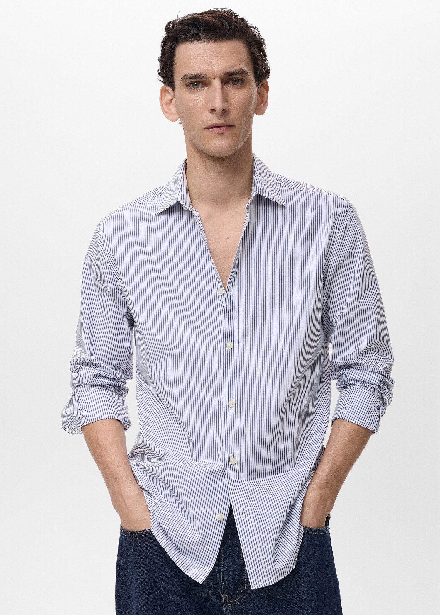 Slim Fit-Streifenhemd aus 100 % Baumwolle - Mittlere Ansicht