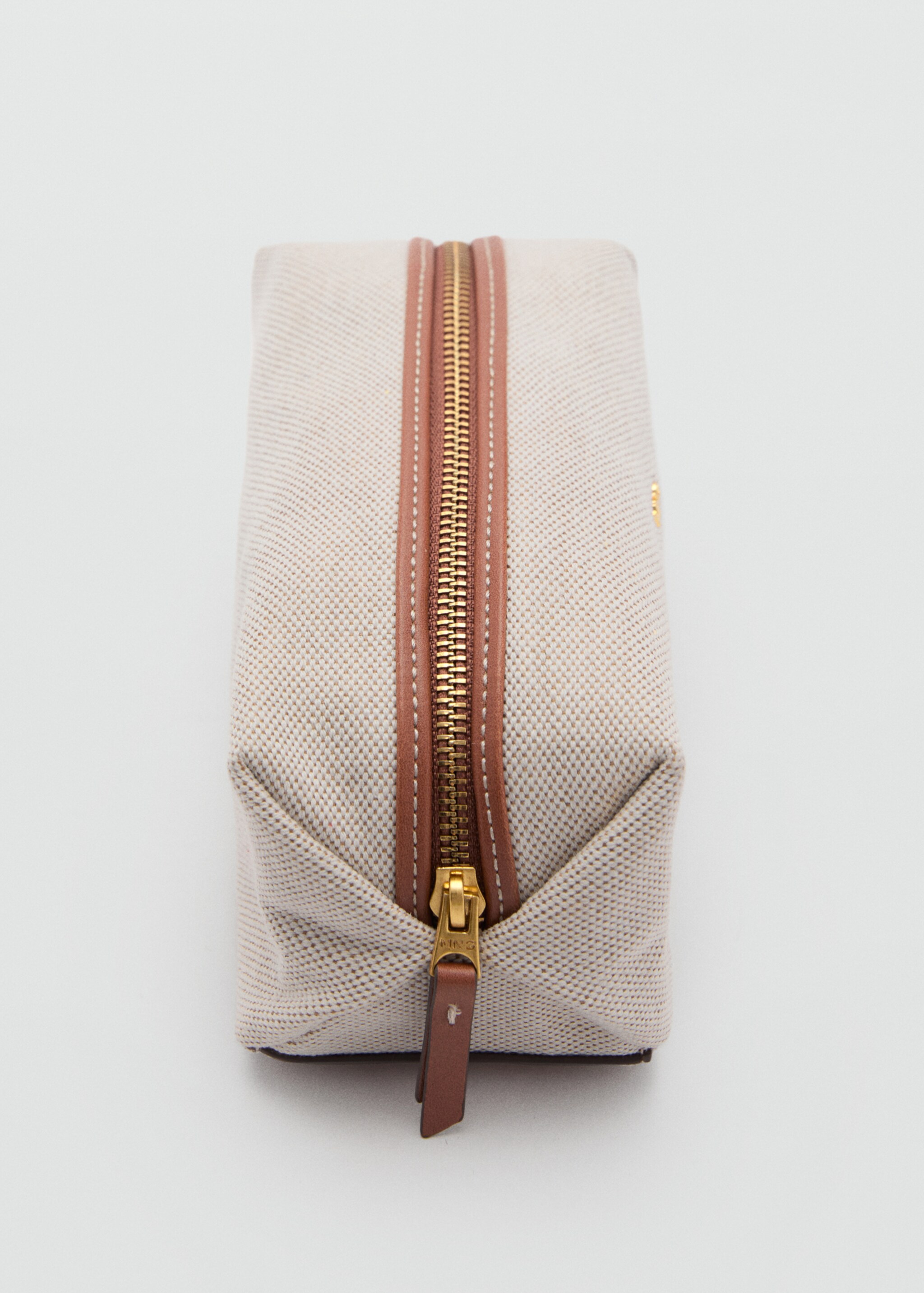 Canvas toiletry bag with contrasting zip - Details of the article 2