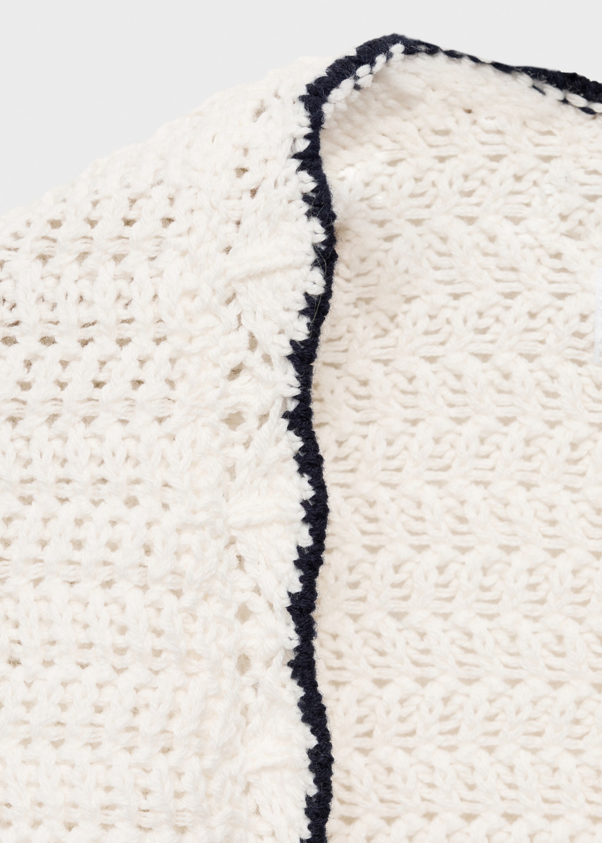 Knitted cardigan with contrasting trims - Details of the article 8