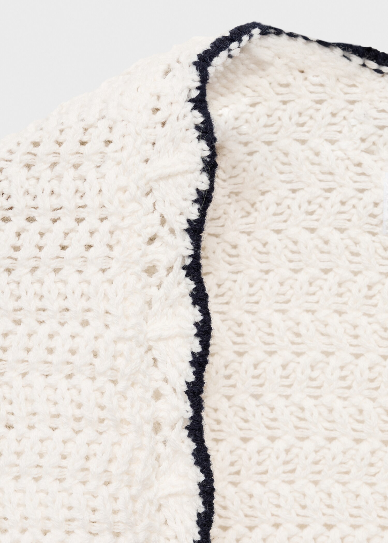 Knitted cardigan with contrasting trims - Details of the article 8