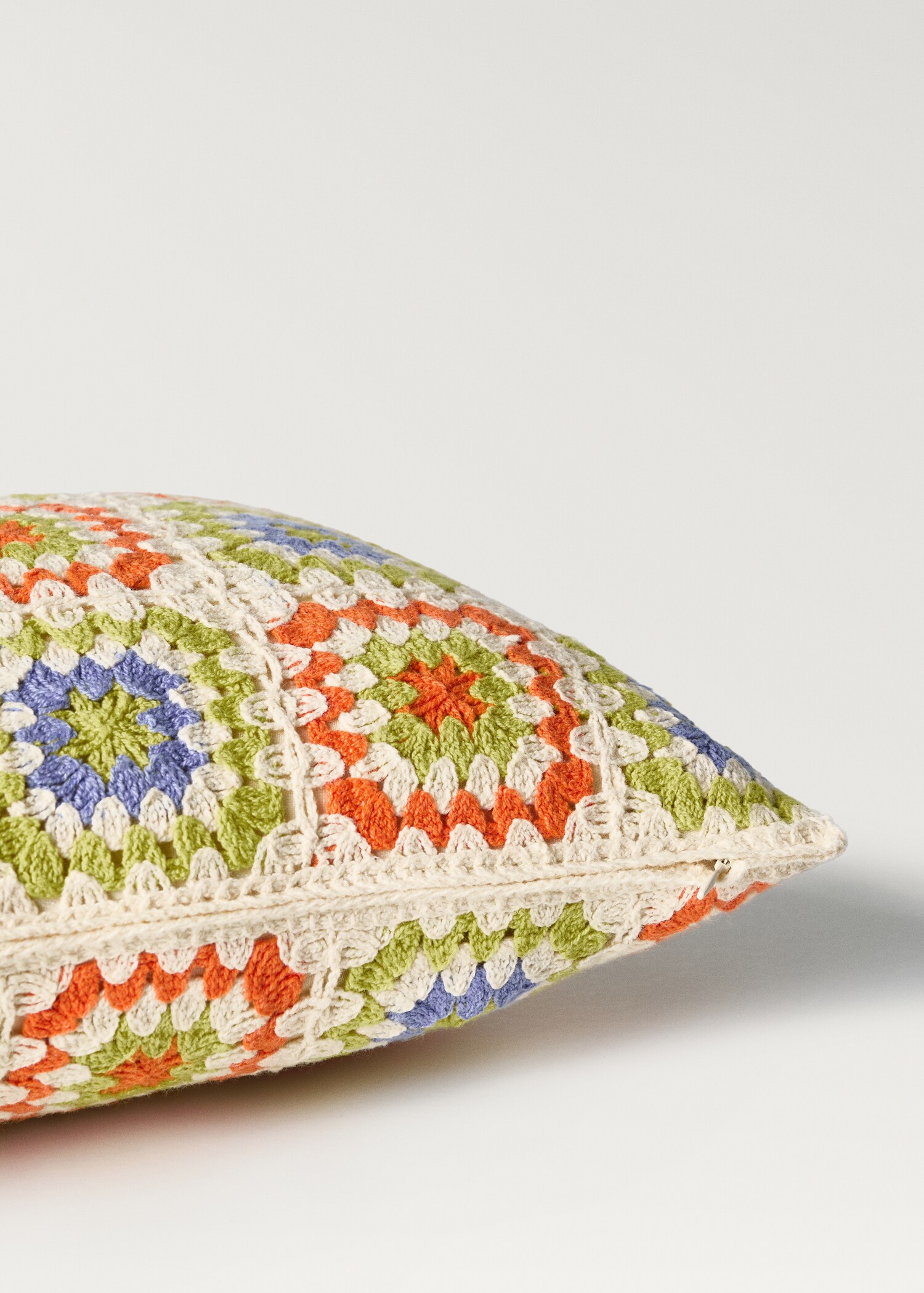 Crochet multi-coloured children's cushion cover 30x40 cm - Details of the article 2