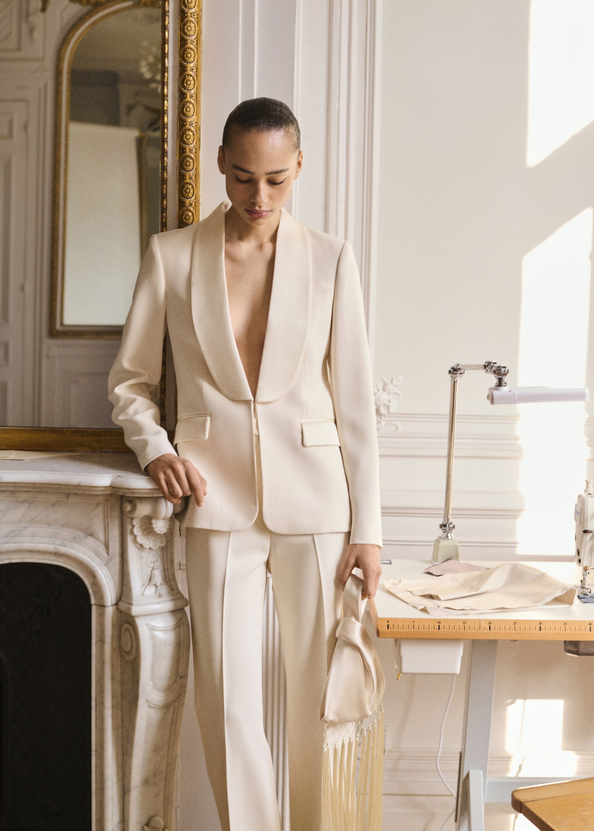 Blazer traje solapas satinadas - Plano medio