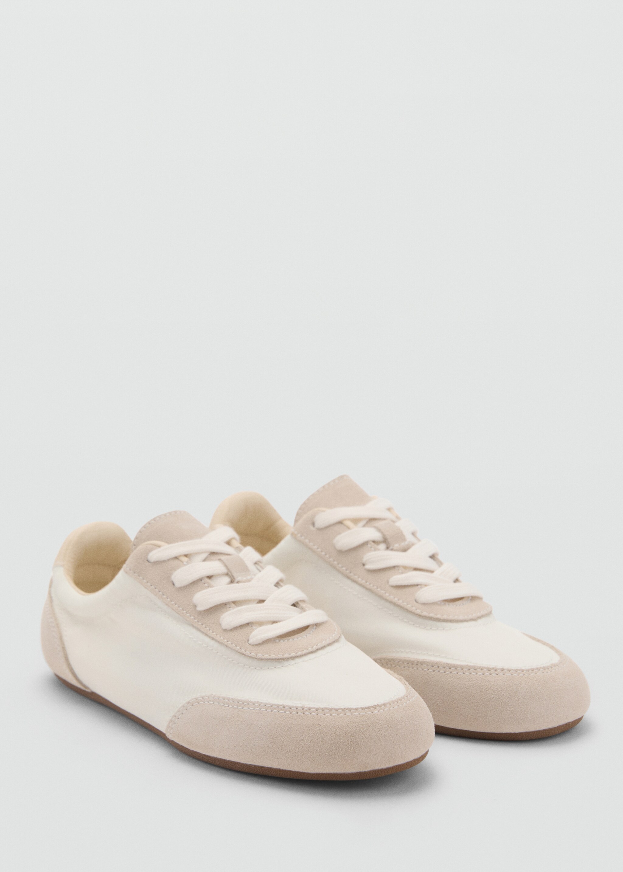 Deportiva serraje cordones - Plano medio
