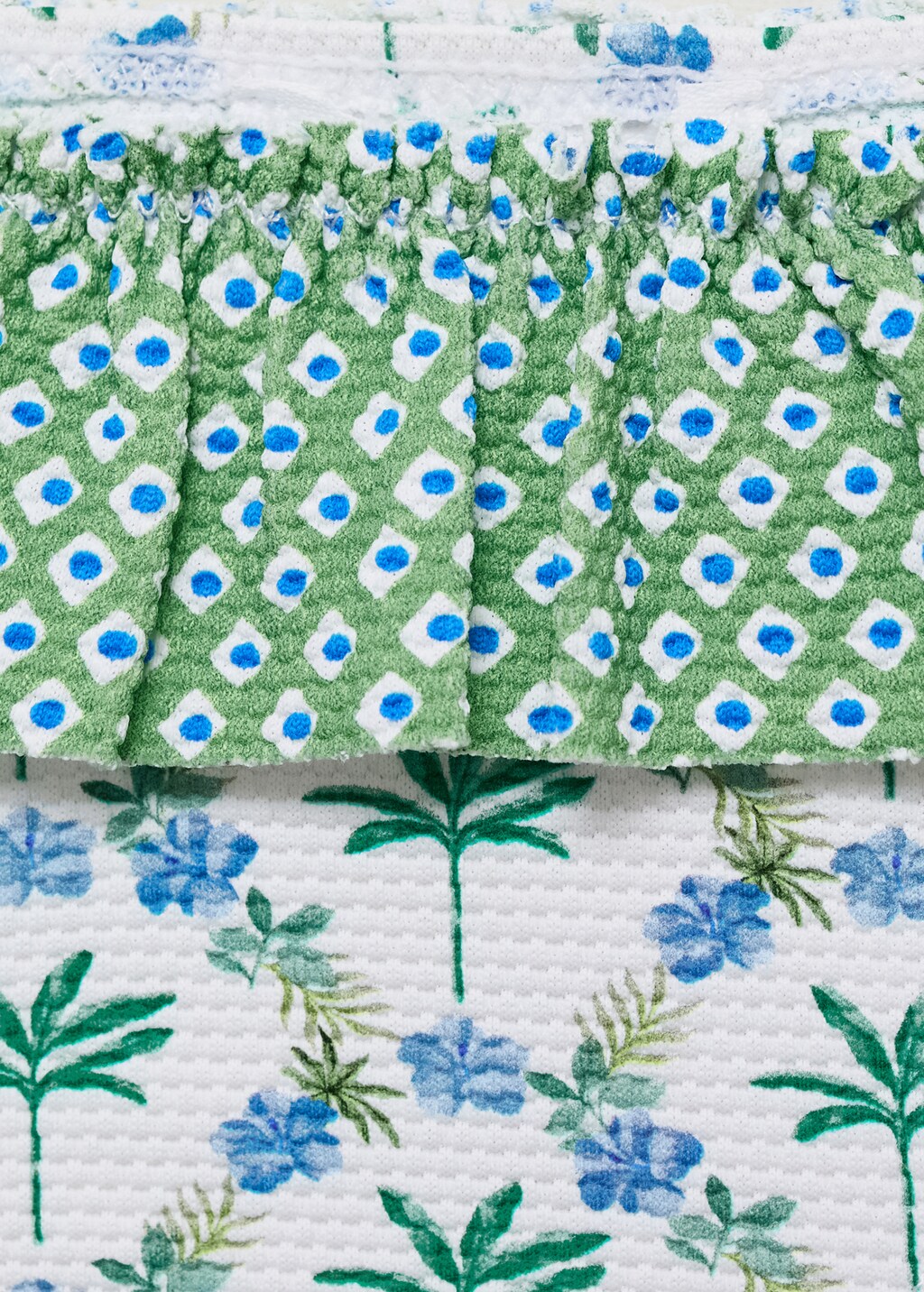 Bikini bottoms with ruffles