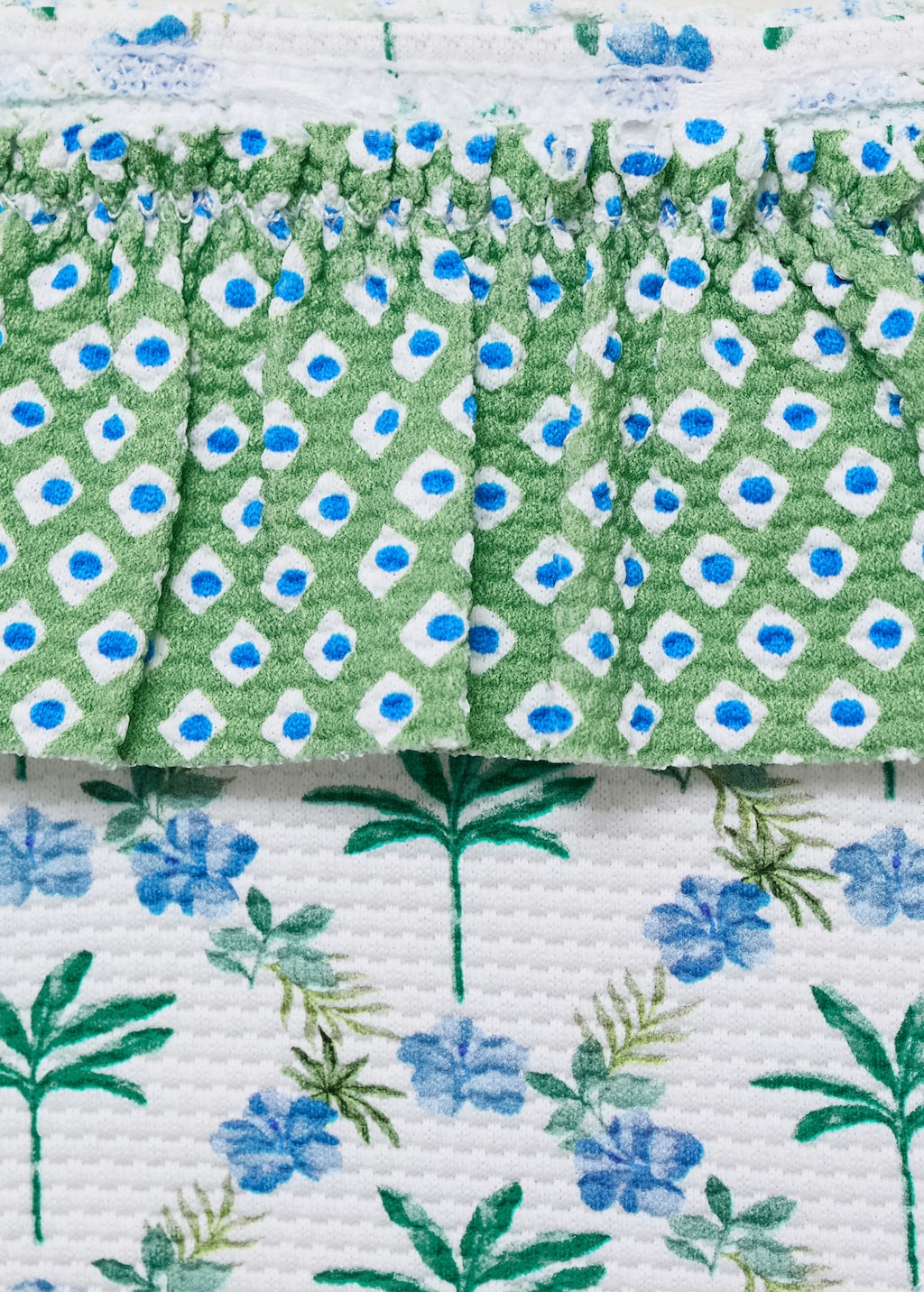 Bikini bottoms with ruffles