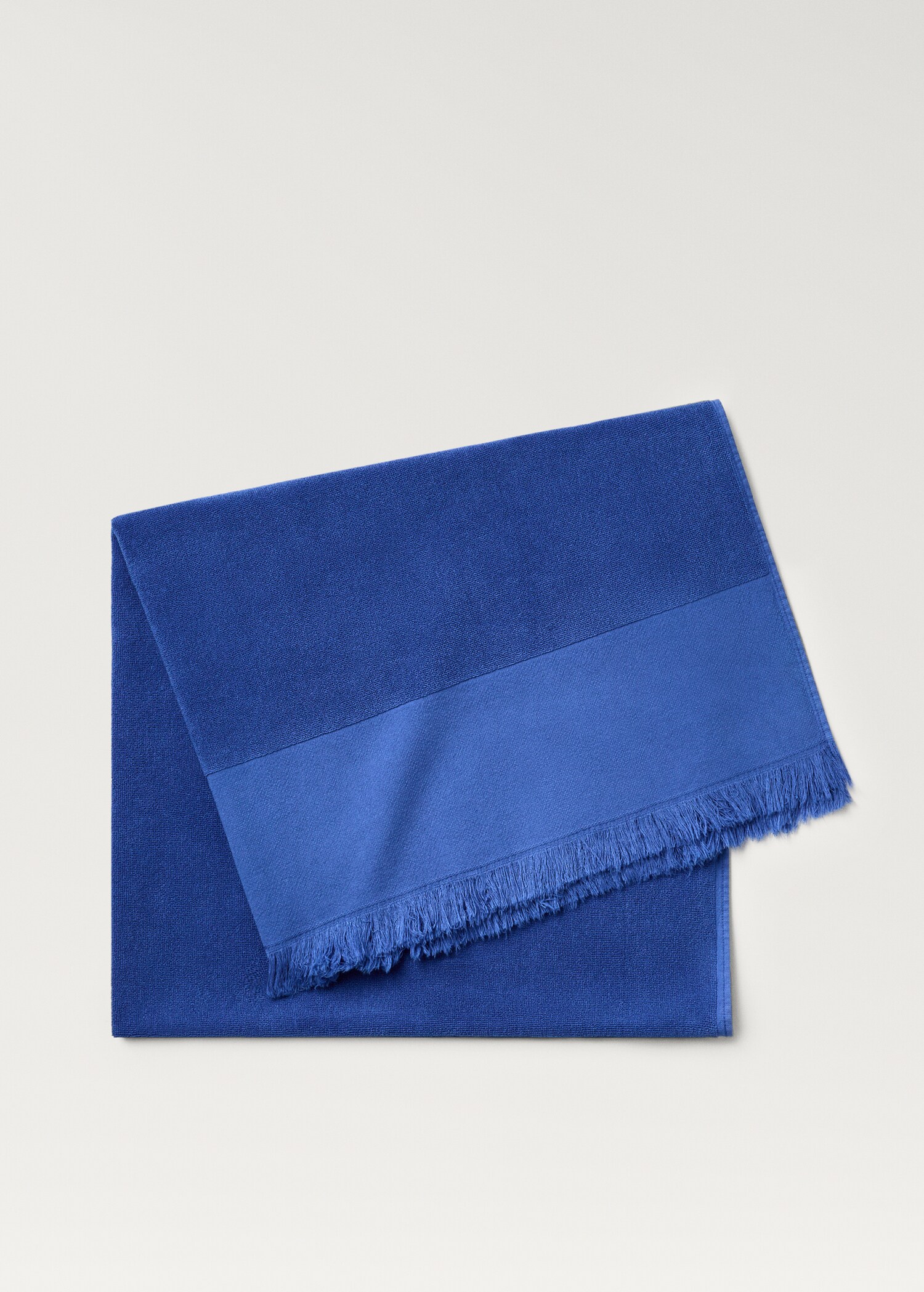Overdyed terry beach towel with fringes - Article without model