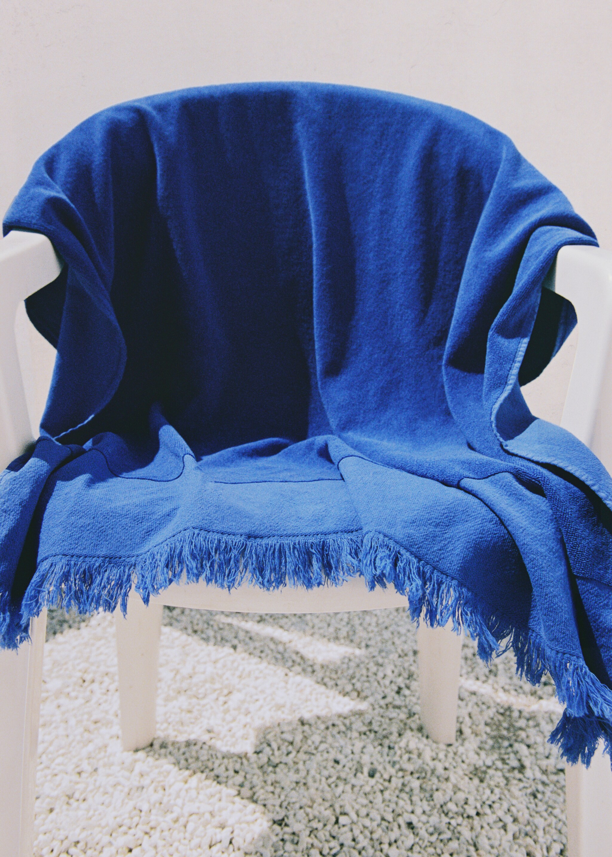 Overdyed terry beach towel with fringes - Details of the article 7