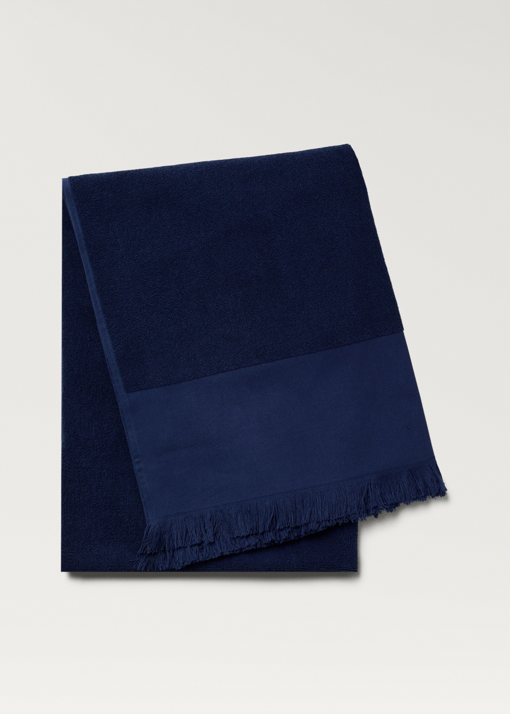 Overdyed terry beach towel with fringes - Article without model