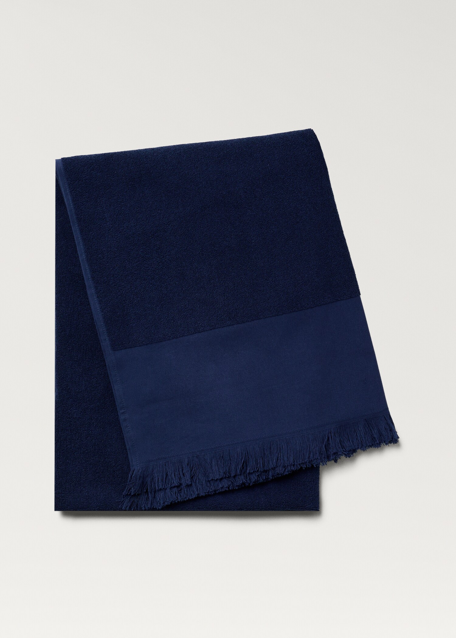 Overdyed terry beach towel with fringes - Article without model
