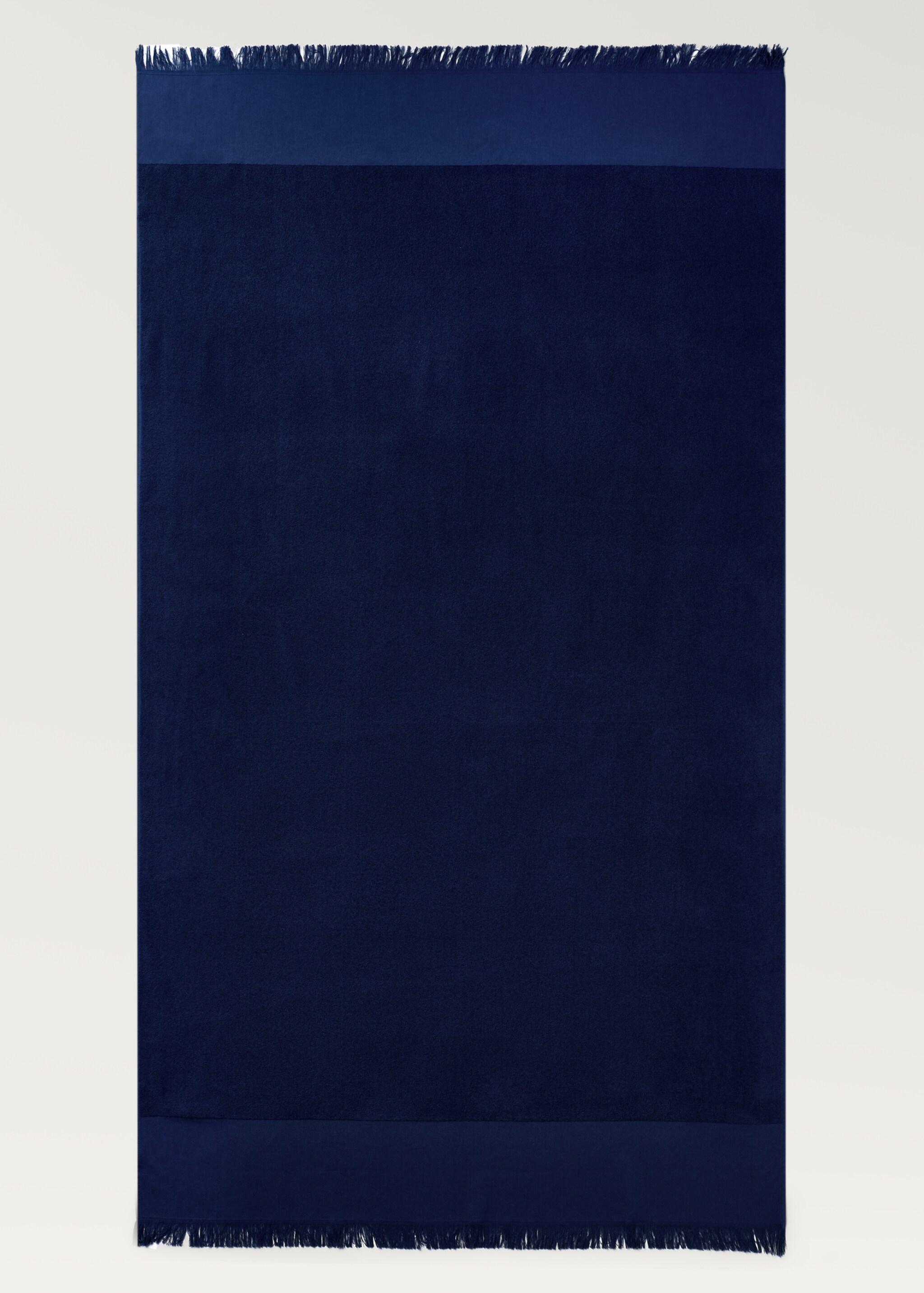 Overdyed terry beach towel with fringes - Details of the article 3