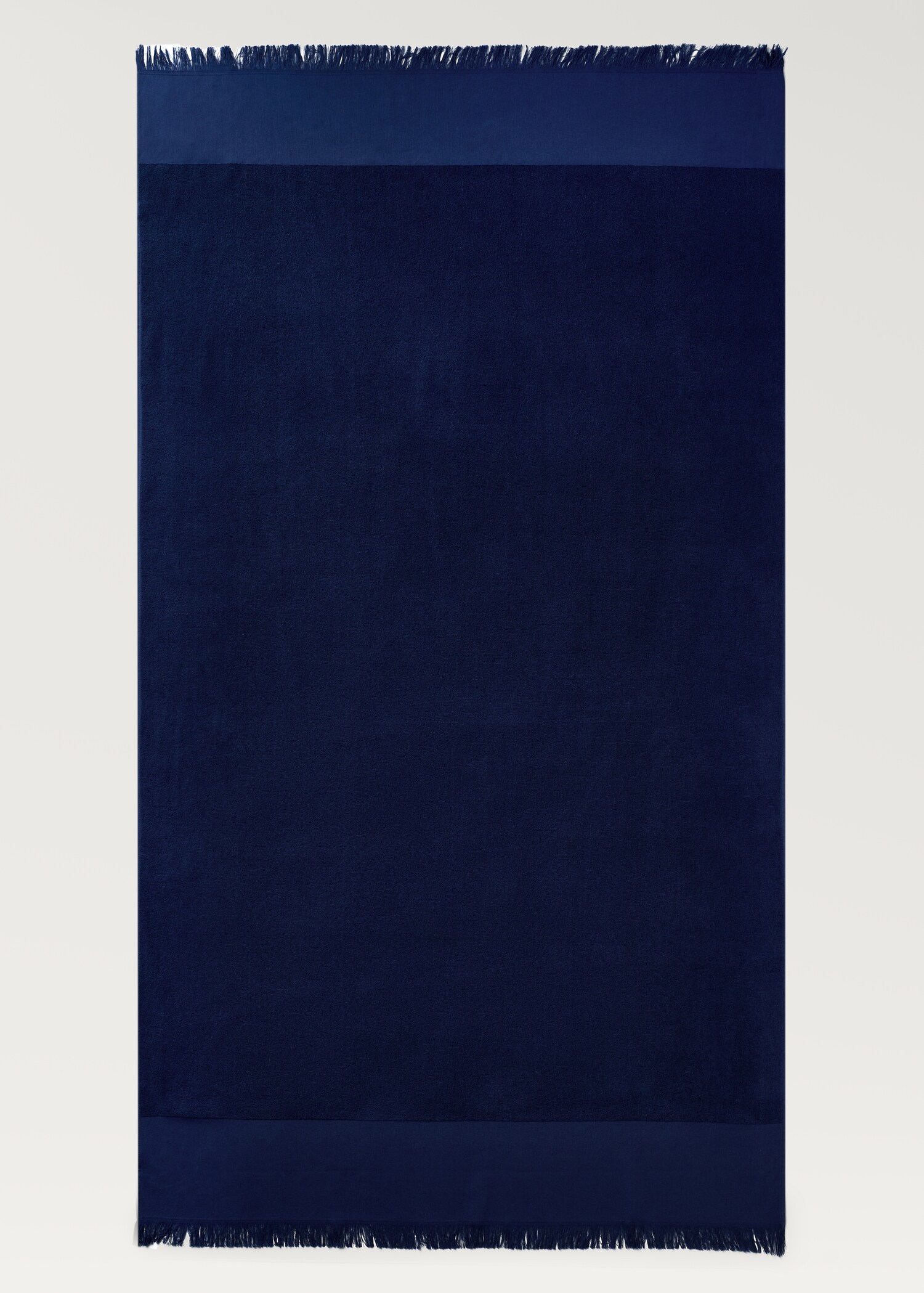 Overdyed terry beach towel with fringes - Details of the article 3