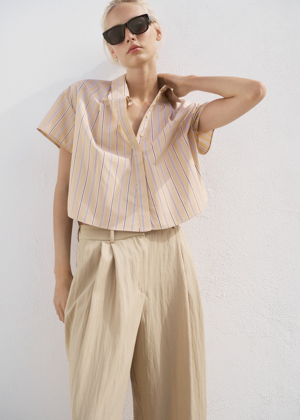 Short sleeve striped shirt