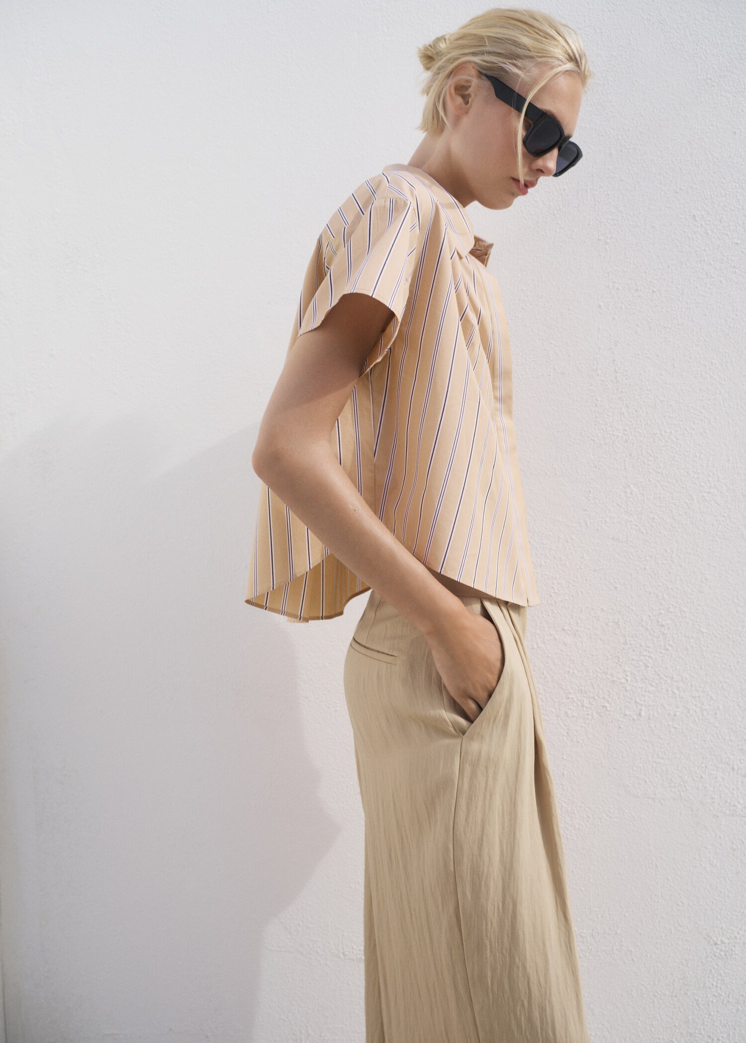 Gestreiftes Kurzarm-T-Shirt - Detail des Artikels 6