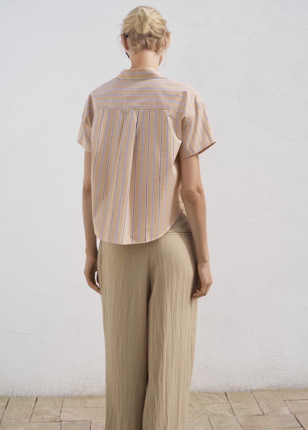 Short sleeve striped shirt - image 3