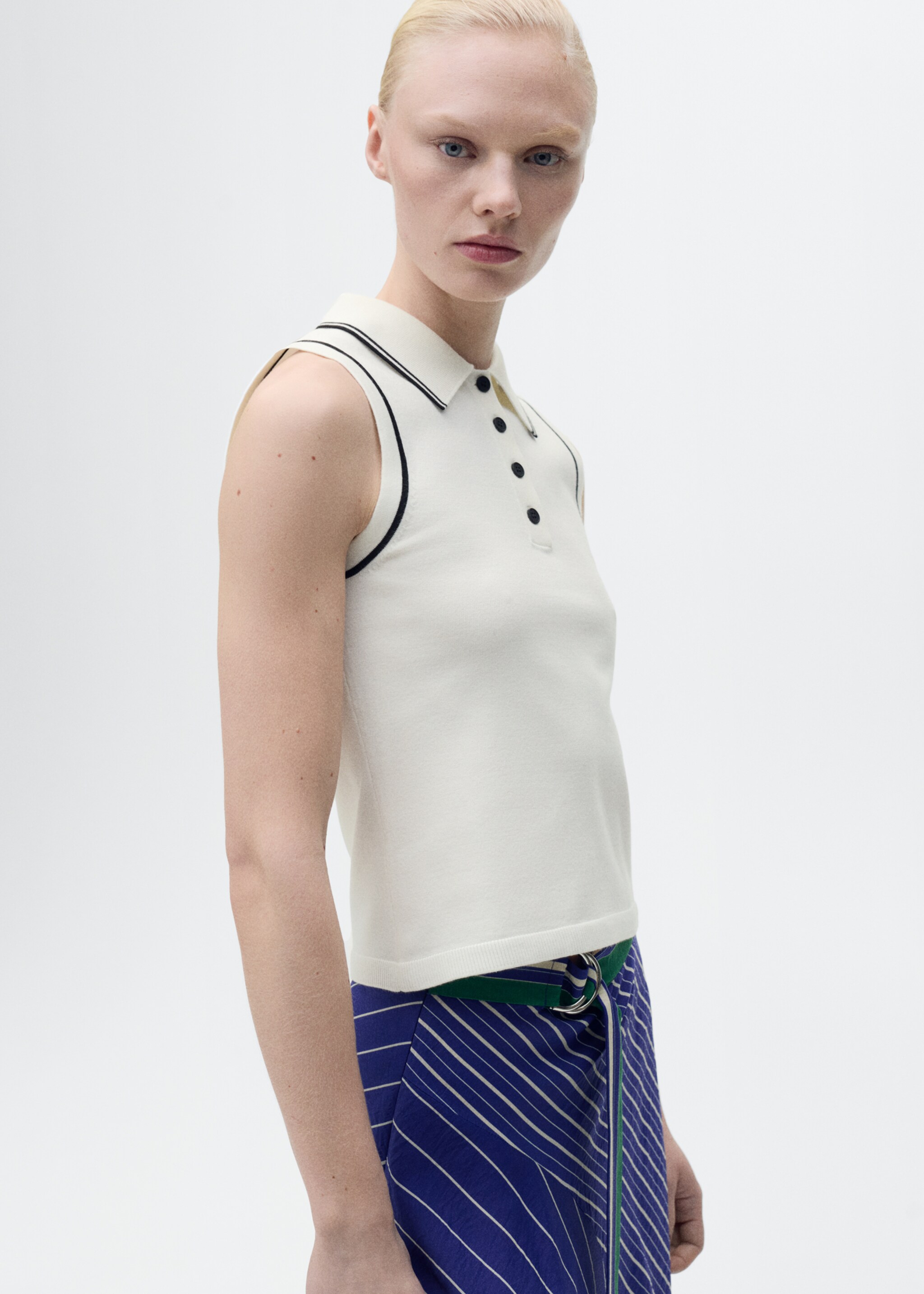 Polo-neck knitted top with contrasting trims - Medium plane