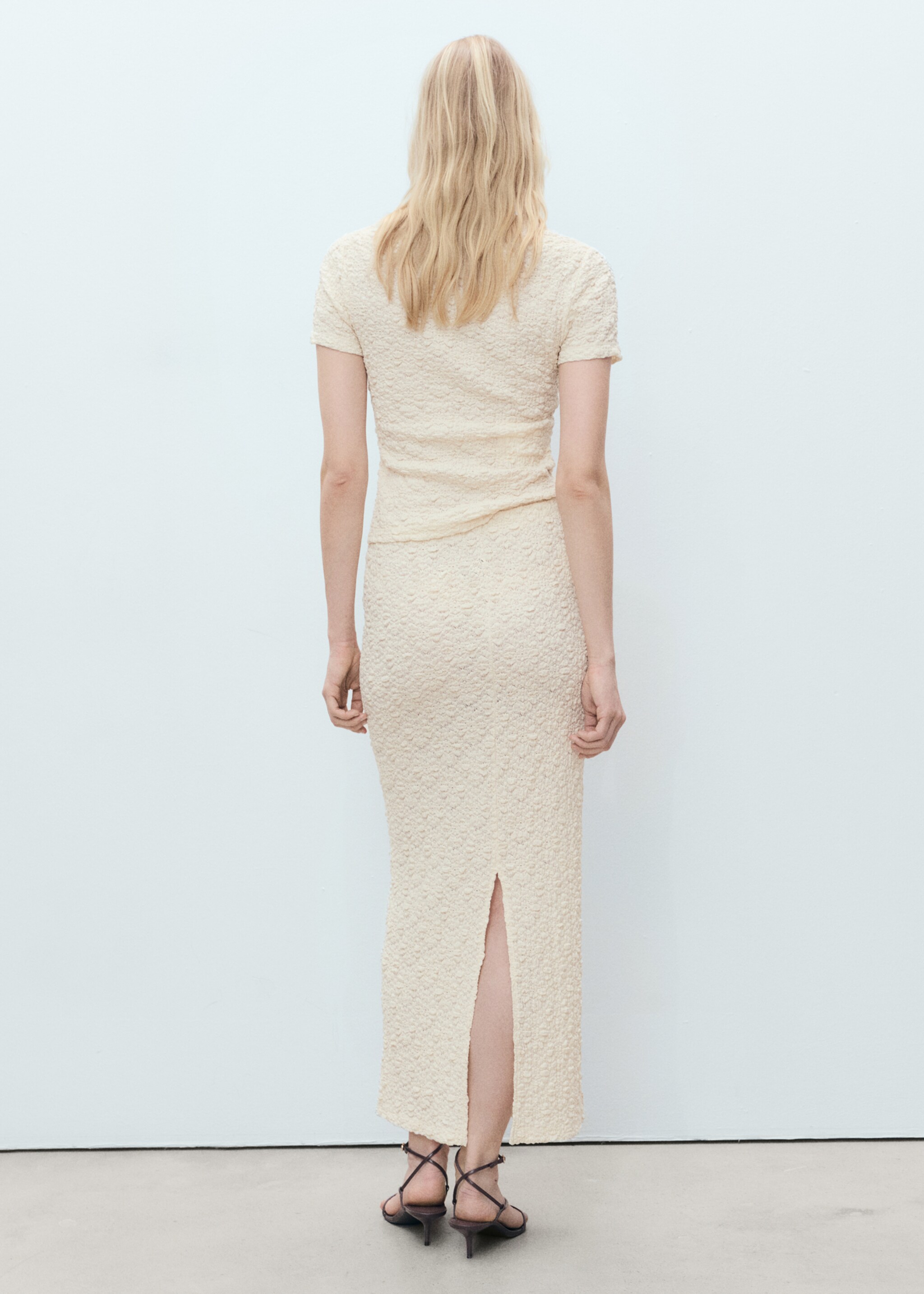 Textured fitted skirt - Reverse of the article