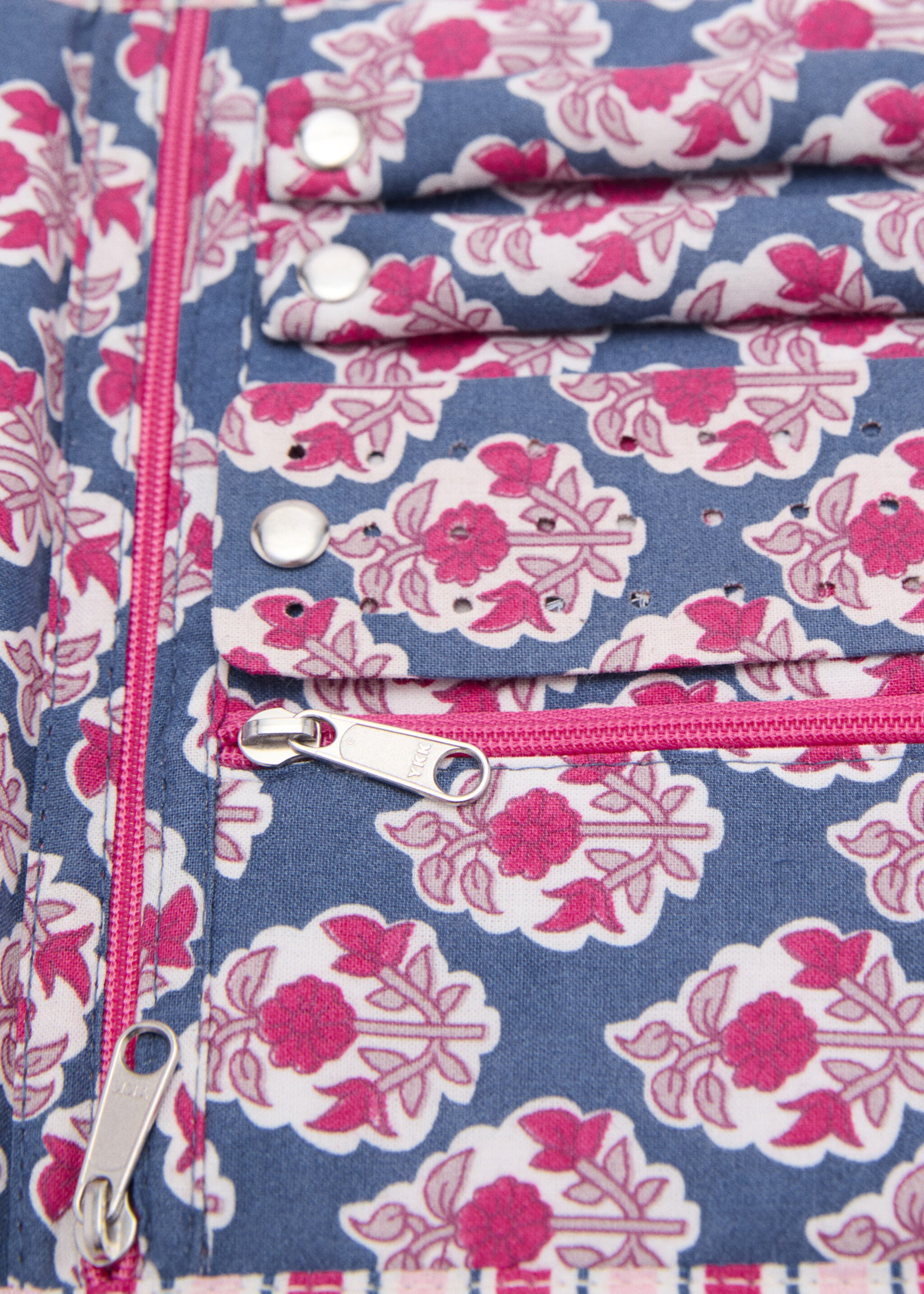 Stamped jewellery box - Details of the article 1