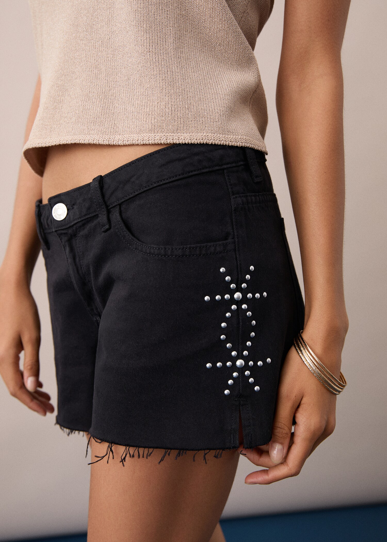 Shorts vaqueros tachuelas - Detalle del artículo 2