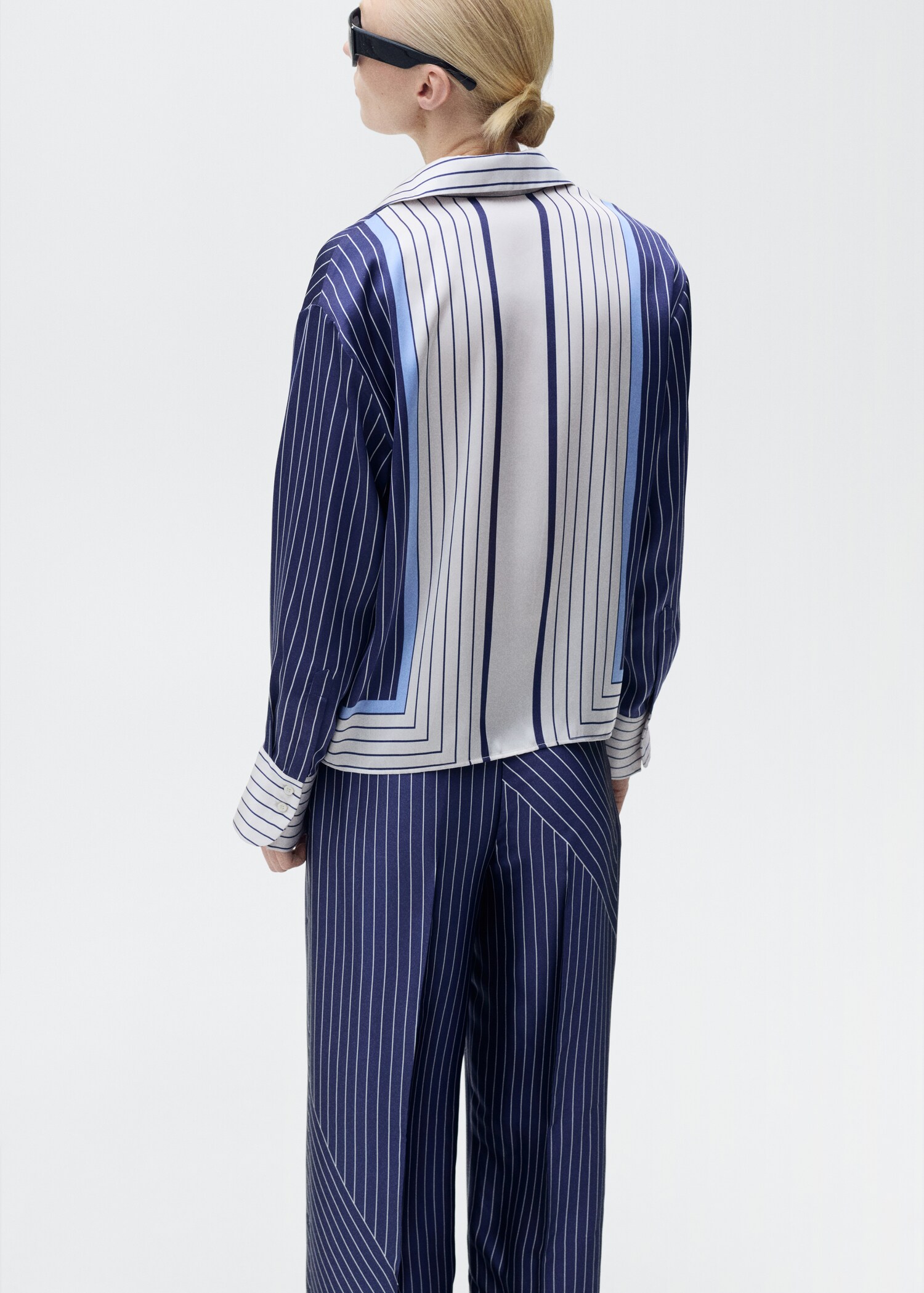 Satin shirt with combined stripes - Reverse of the article
