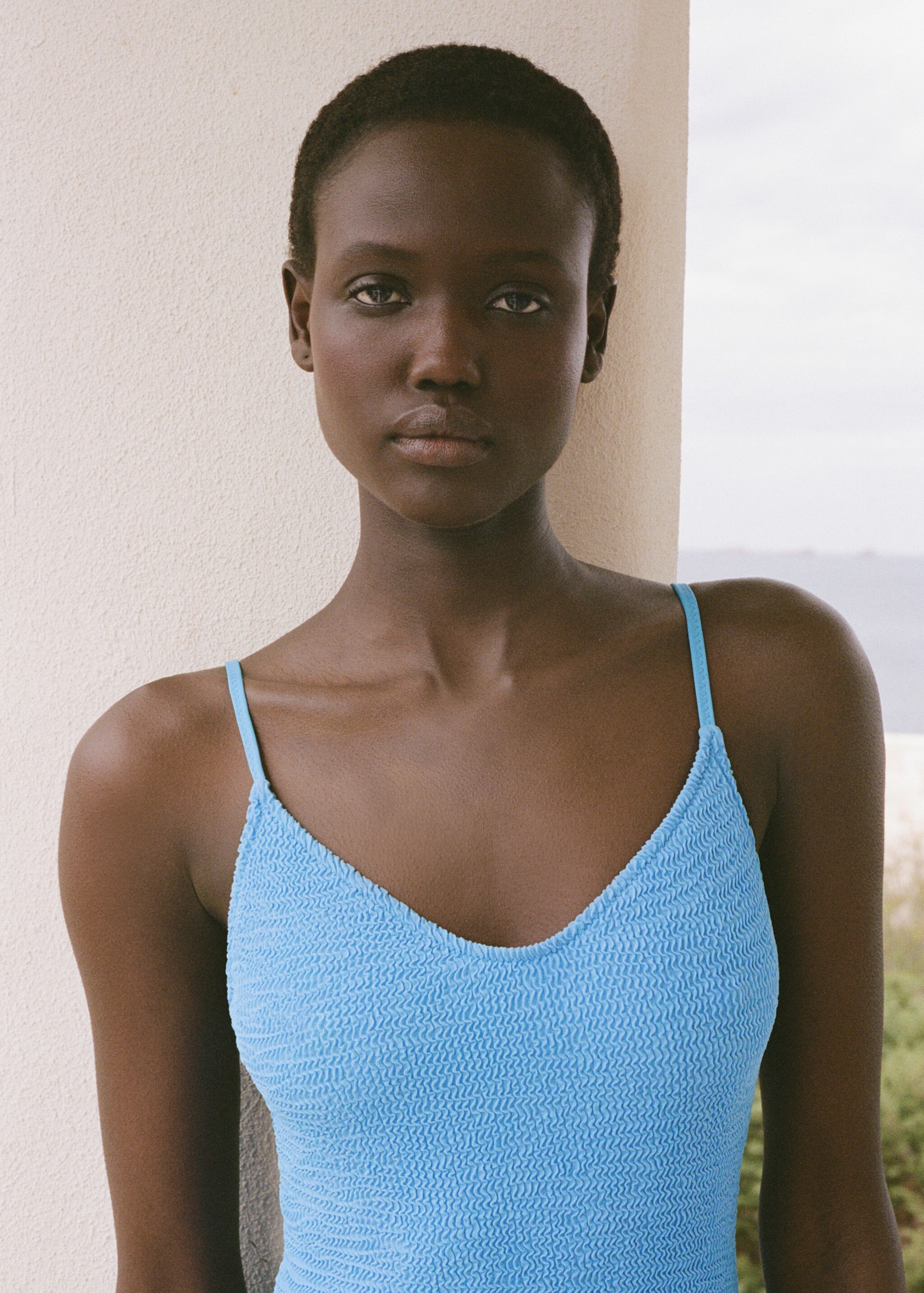 Textured swimsuit with straps - Medium plane