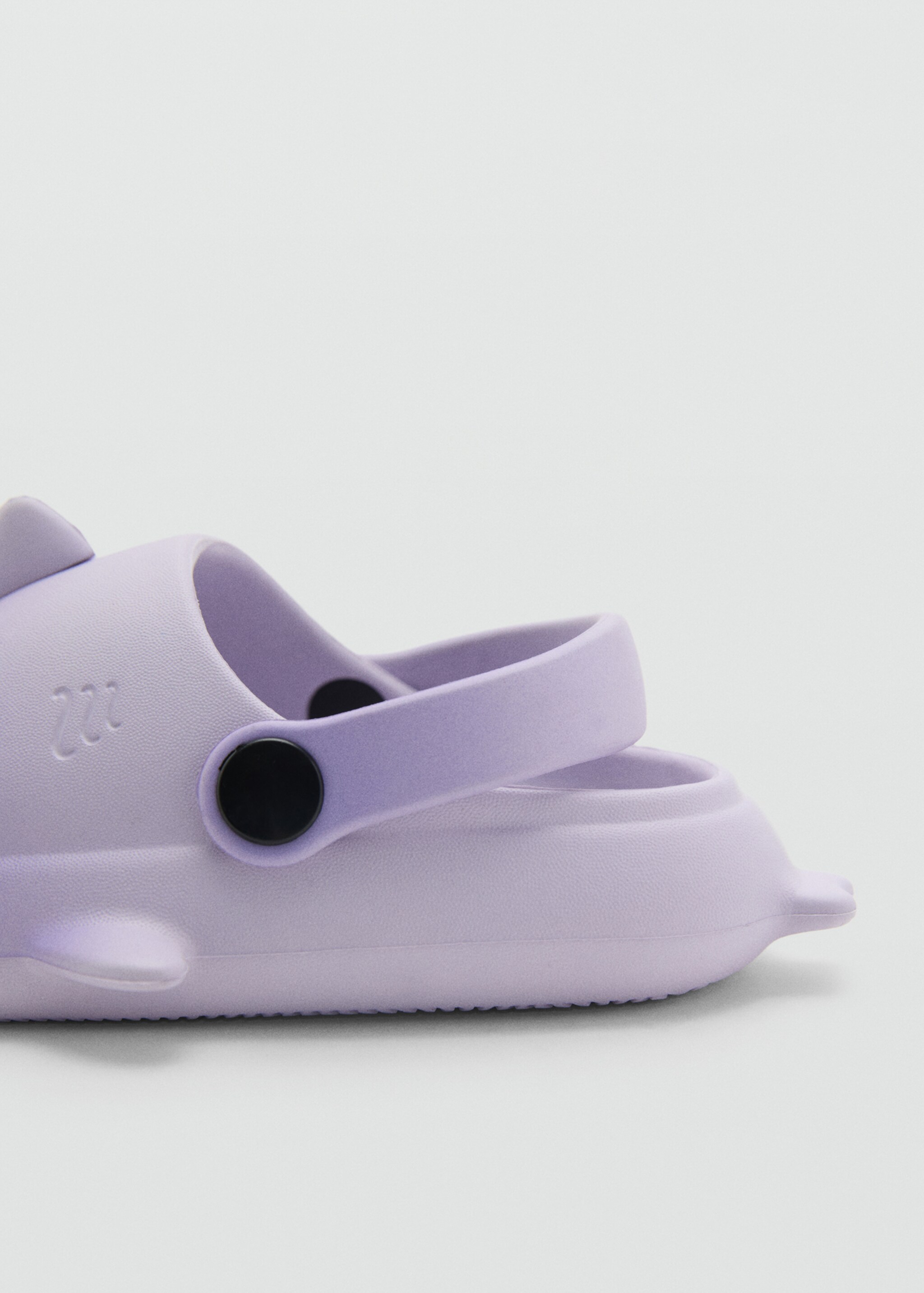 Shark-design flip-flops - Details of the article 1